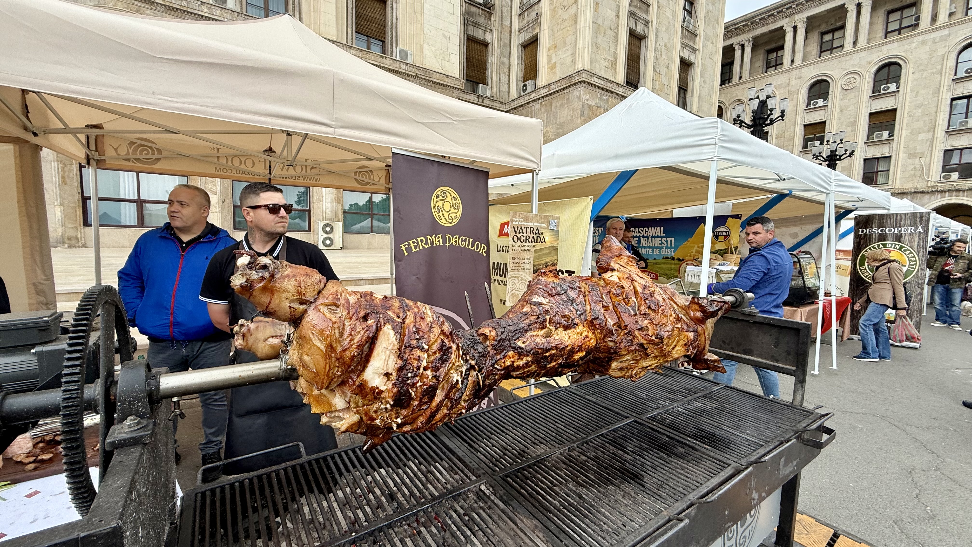 „Sigur și Gustos”, dar te ține buzunarul? Am fost la târgul de la Casa Presei unde pastrama costă 220 de lei/kg