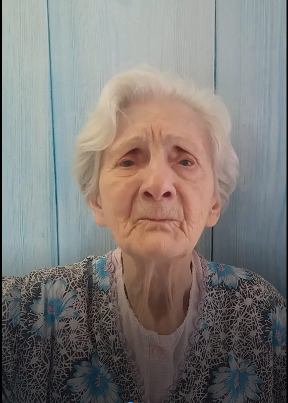 REPORTAJ / Mărioara Mihăilă, centenara nostalgică după Turnul Eiffel și rochia de voal. ”Duc greu în spate cei 100 de ani” - VIDEO