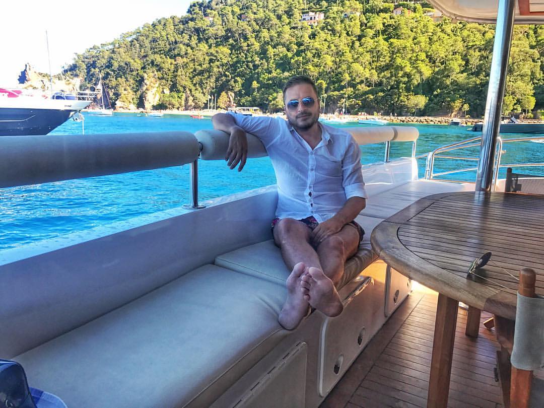 Sărbătoare dublă pentru prezentatorul de radio Greeg. Unde a plecat în vacanță de ziua lui și la ce liceu a fost admisă fiica lui, Ema
