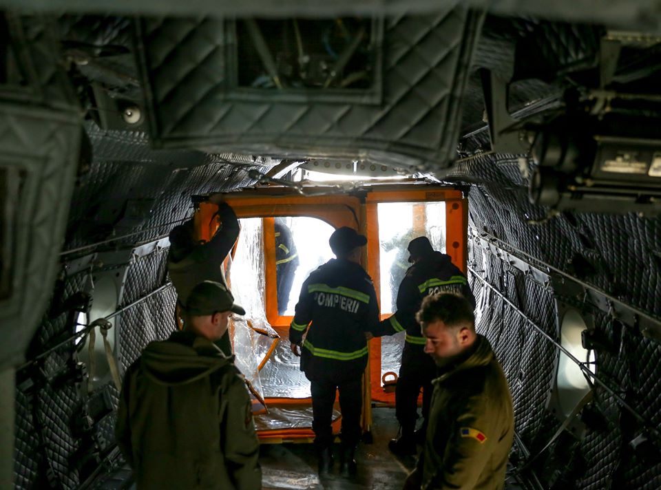 Cum arată avionul militar amenajat pentru a-i aduce în țară pe românii de pe Diamond Princess