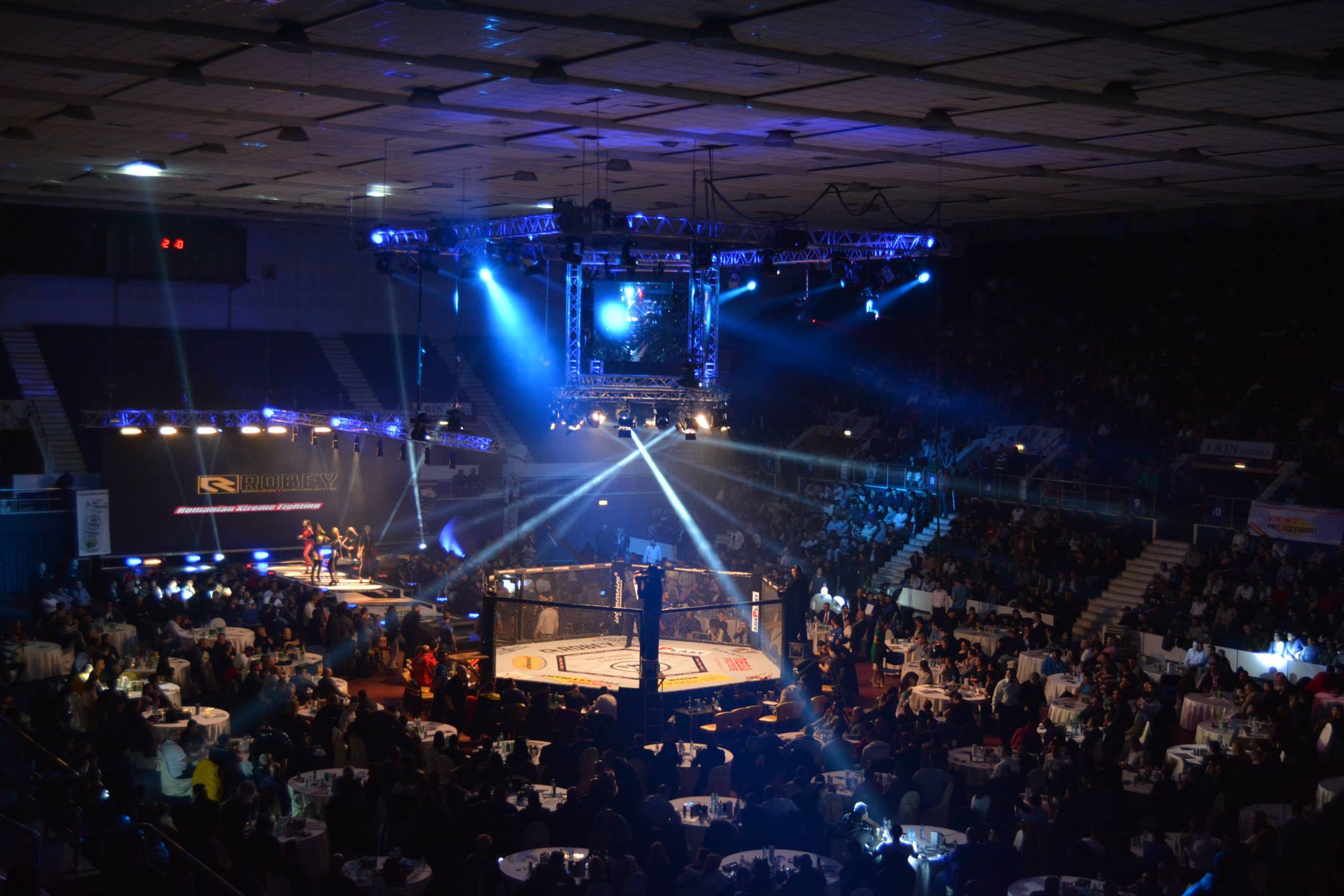 Kickboxing şi MMA pe 16 şi 19 octombrie. Luptă dreaptă în ograda lui Iohannis / GALERIE FOTO