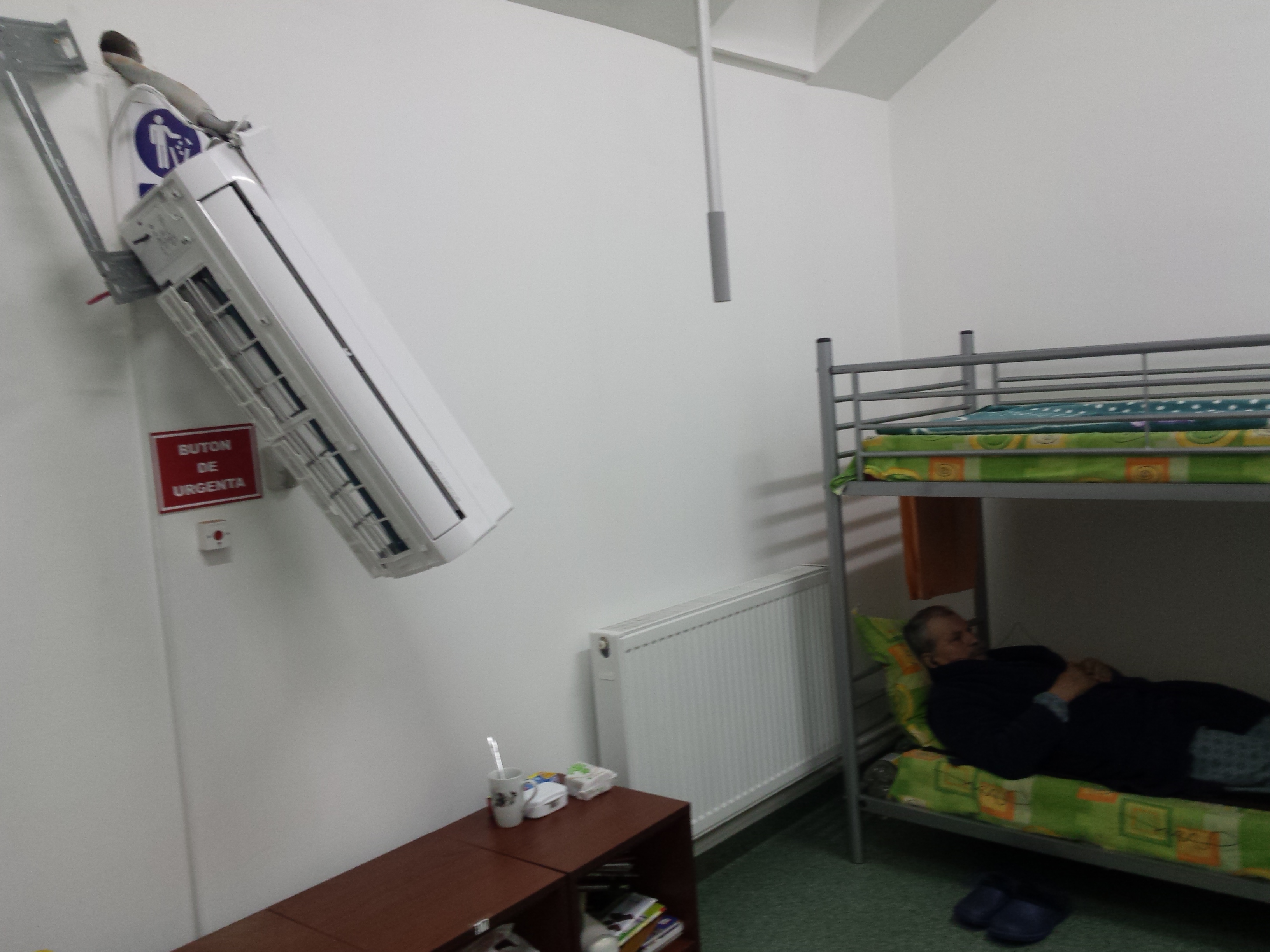 A făcut dezastru în centrul social! Daune de 50.000 de lei! VIDEO & GALERIE FOTO