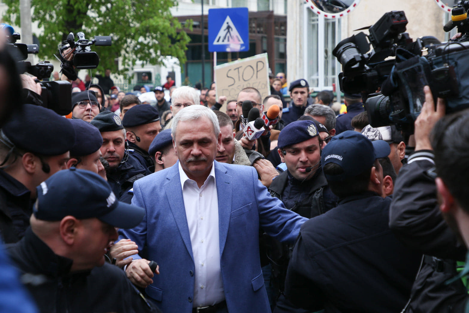 UPDATE | Finalizarea dosarului lui Liviu Dragnea, amânată pentru 20 mai! Liderul PSD, în fața judecătorilor de la Înalta Curte: „Sunt total nevinovat! Dacă aș fi condamnat, aș vrea să știu de ce!”