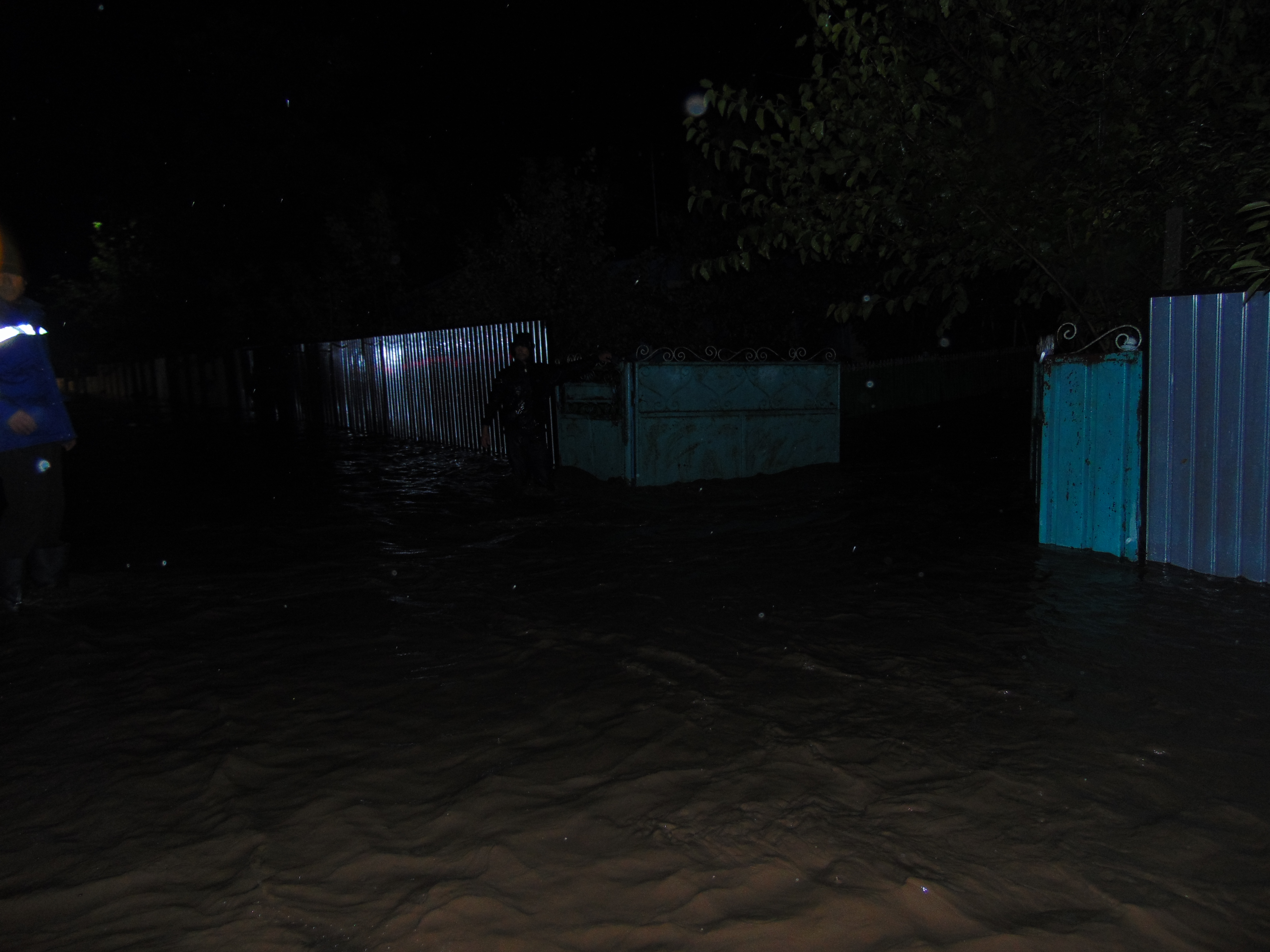 Noapte albă la Pechea şi Slobozia Conachi pentru persoanele afectate de inundațiile de miercuri GALERIE FOTO