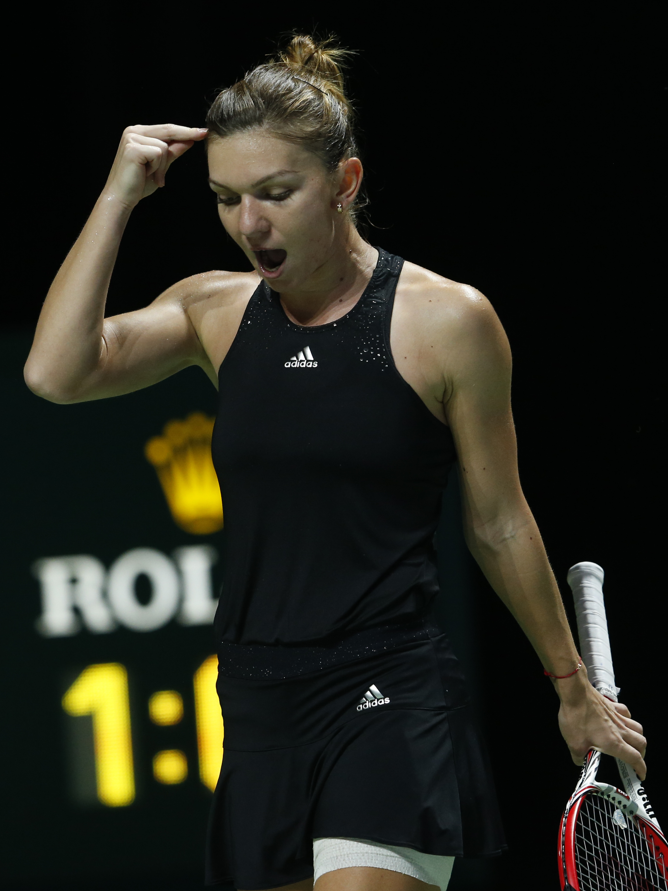 Simona Halep, schimbare INCREDIBILĂ! Cu SÂNII la vedere!