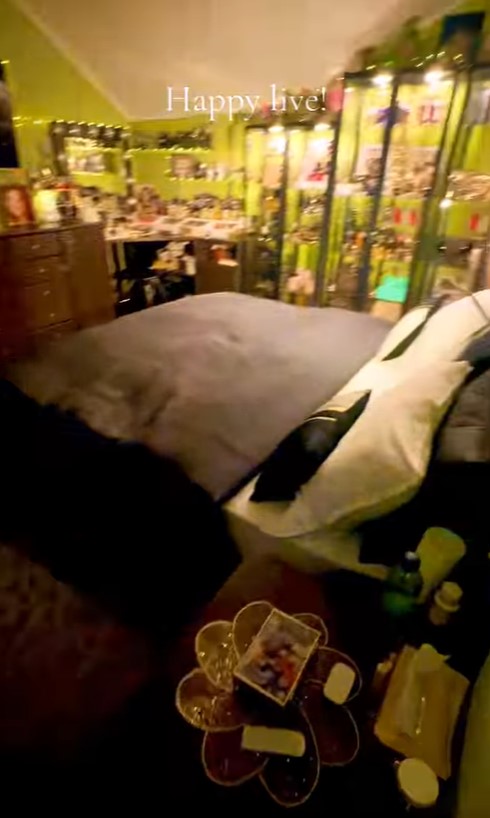 Imagini din casa în care locuiește Minodora. A decorat livingul în stil african: „Este încărcată cu pace și multă culoare”