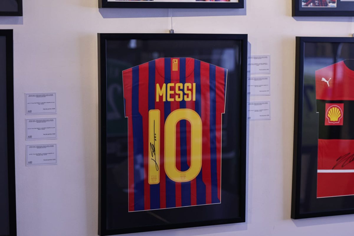 Cât costă un tricou semnat de Maradona sau Pele la gala caritabilă lansată de Ziua Națională Grigorescu