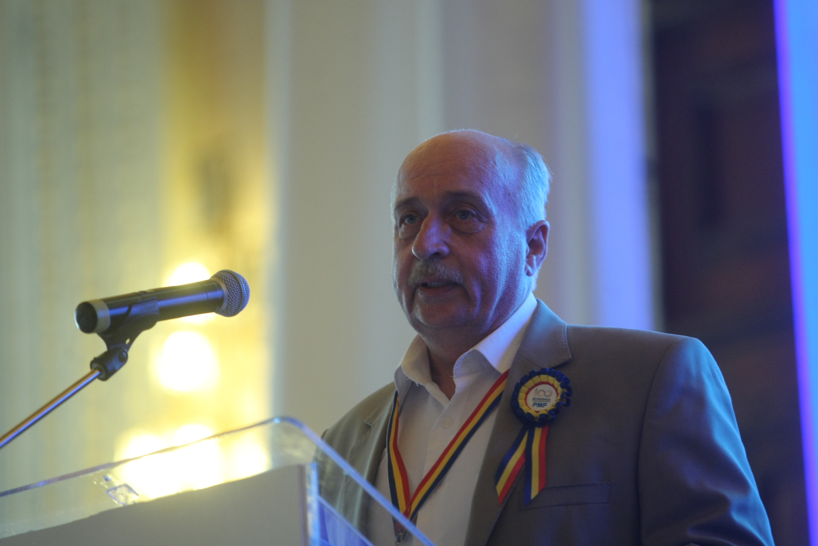 Schimb de replici dur între Turcescu și Băsescu, la Congresul PMP: ”M-aş fi aşteptat să rămâneţi la cârmă”/ ”Un căpitan are și el o licență care expiră” (VIDEO)