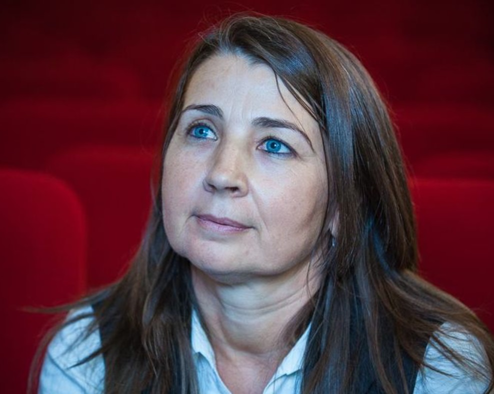 De ce mama lui Anghel Damian face naveta din Paris în România. Theo Rose a dat-o de gol: „Vine o dată la două săptămâni, mi se pare frumos”