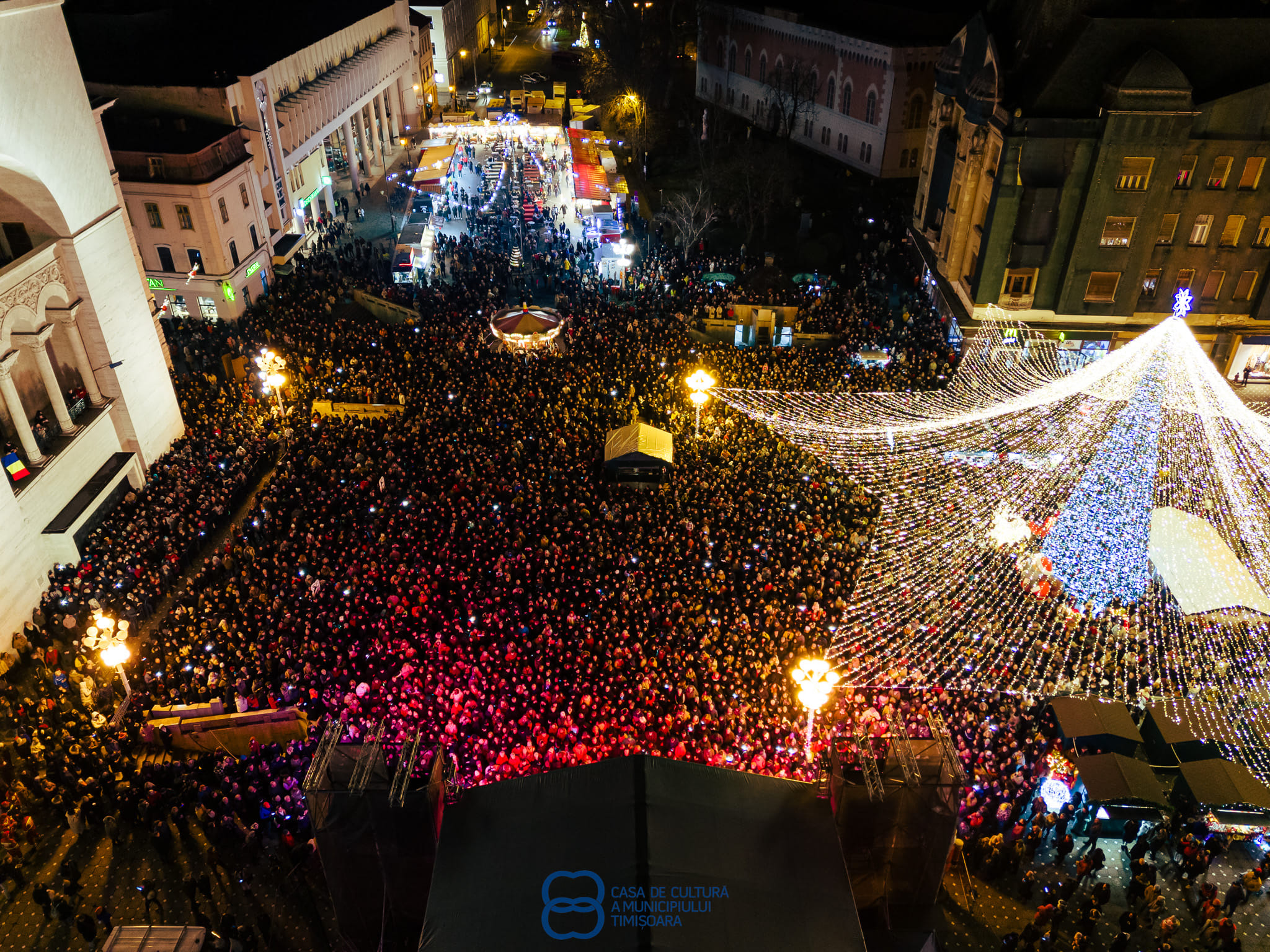 Târgul de Crăciun Timișoara 2024. Aproape o sută de căsuțe, zonă de gastronomie, carusel și o roată panoramică