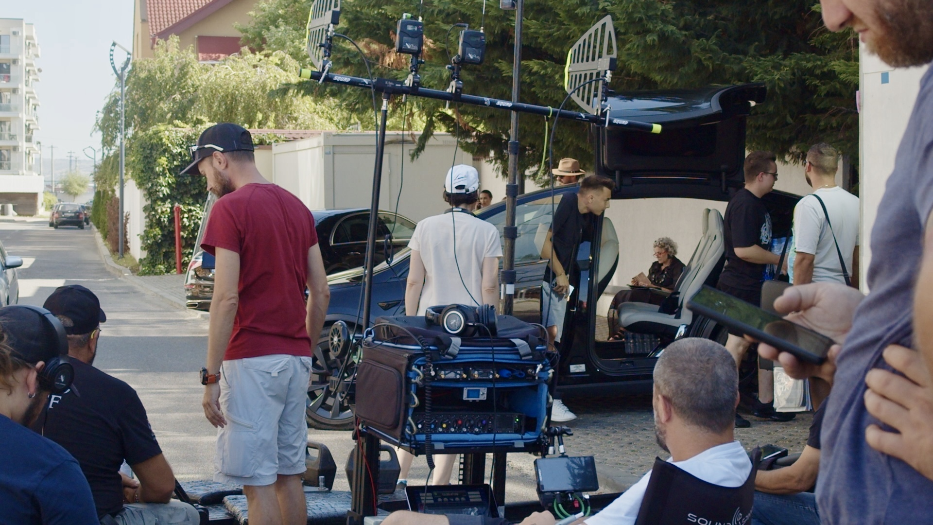 Lora și Emil Rengle, actori în producția „Ca fetele”, ce va avea lansarea în cinematografe în această toamnă. Ce nume mari mai fac parte din distribuție