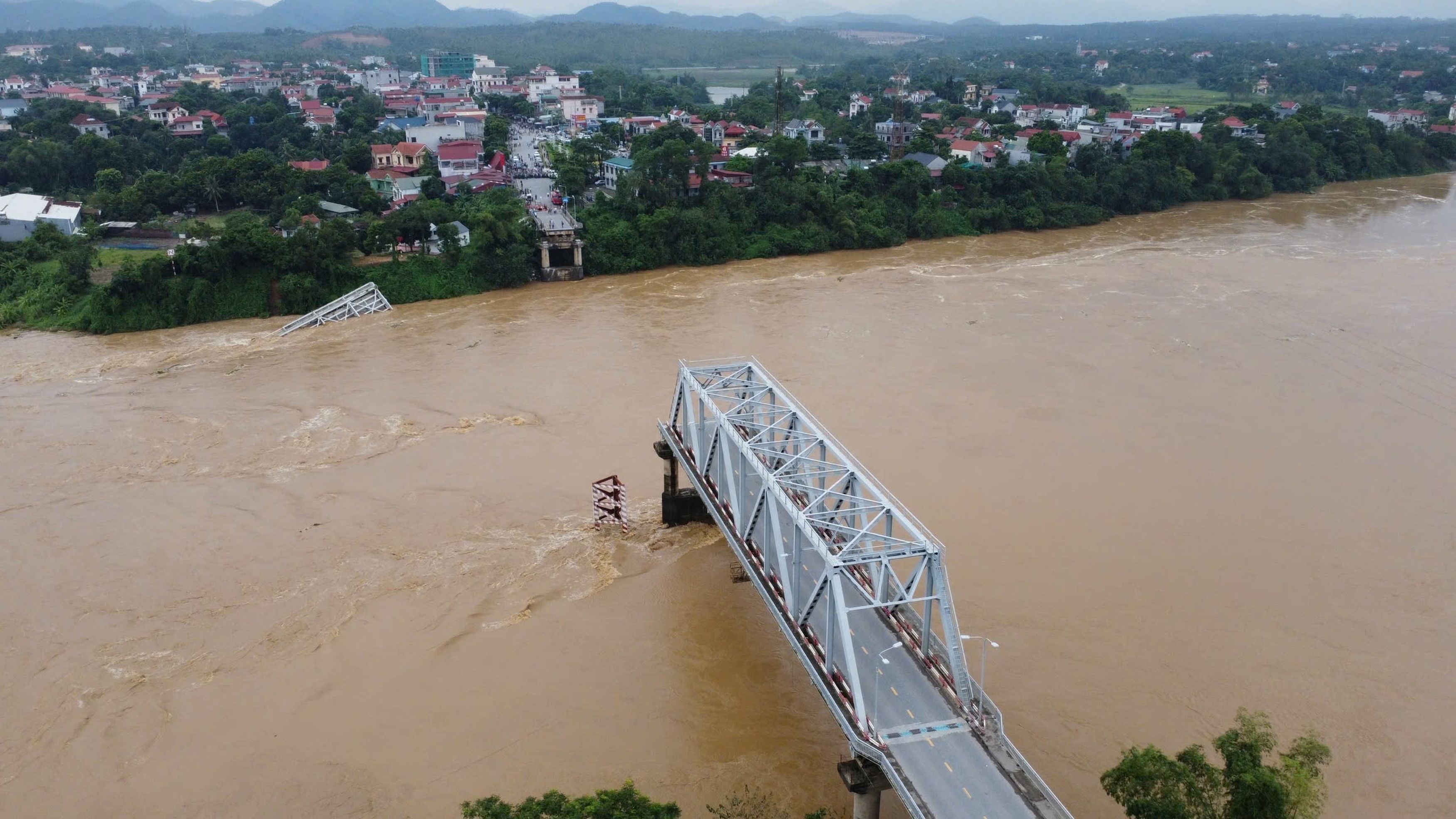 Yagi, cel mai puternic taifun din Asia, a ucis 152 de persoane în Vietnam. Inundații-record în Hanoi VIDEO