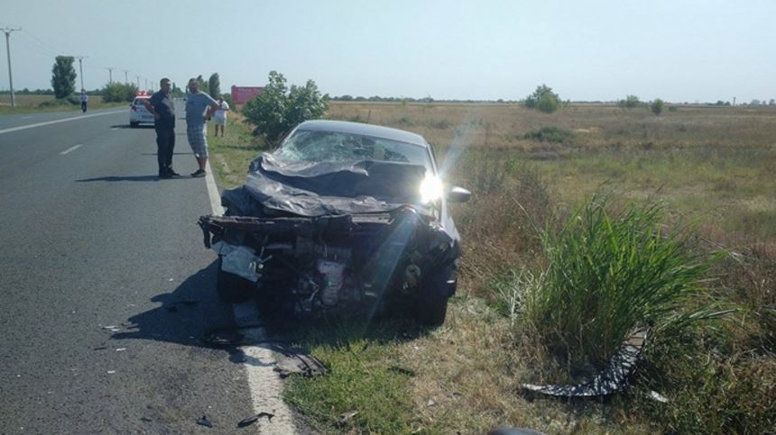 Accident mortal în Timiș, provocat de un adolescent fără permis. Băiatul ar fi furat mașina