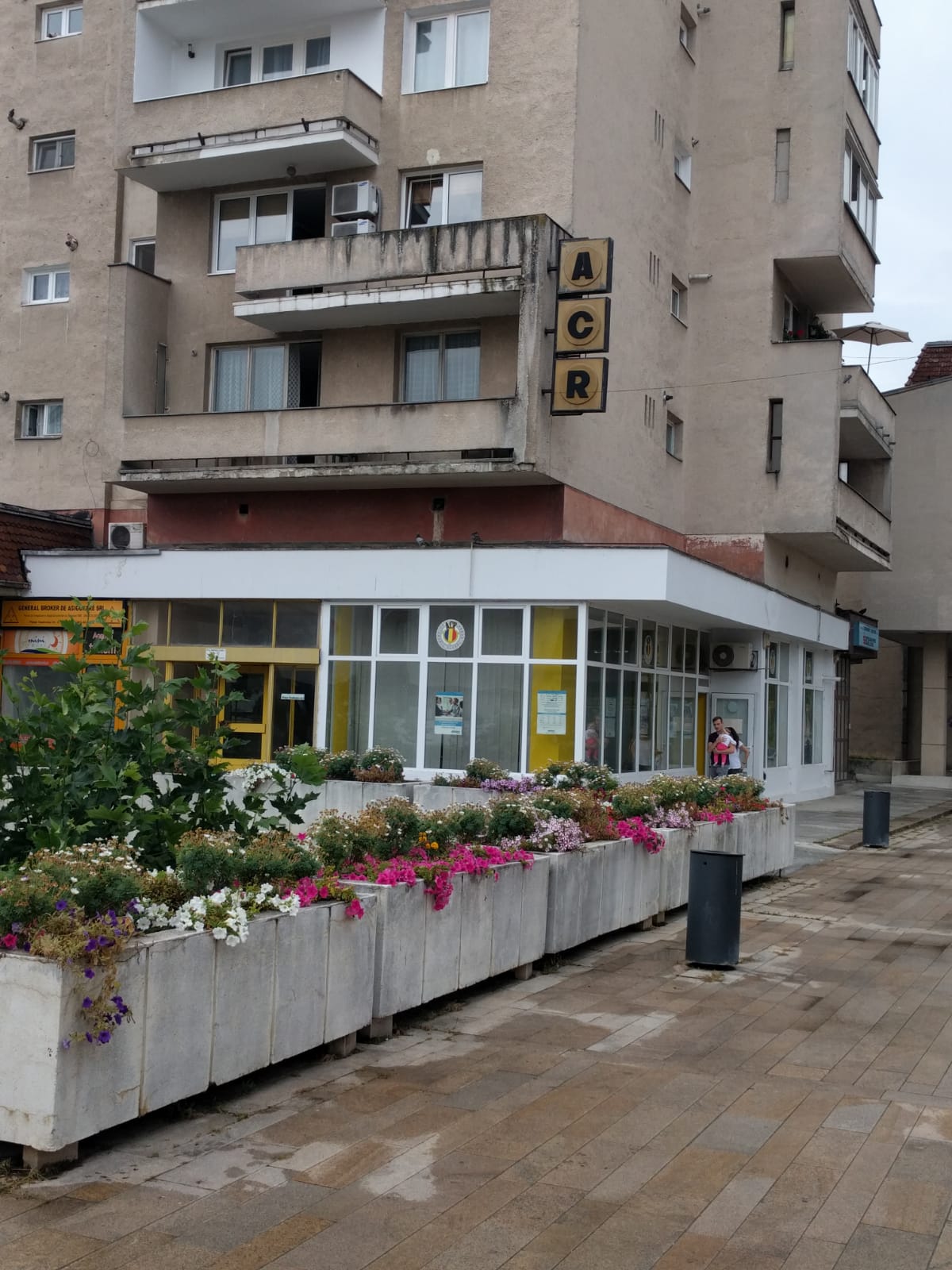 Șeful Automobil Club Român, acuzat că și-a făcut hotel plutitor și și-a luat Cadillac din banii membrilor! Constantin Niculescu este contestat de primul său contracandidat, după 24 de ani de când este la cârma ACR