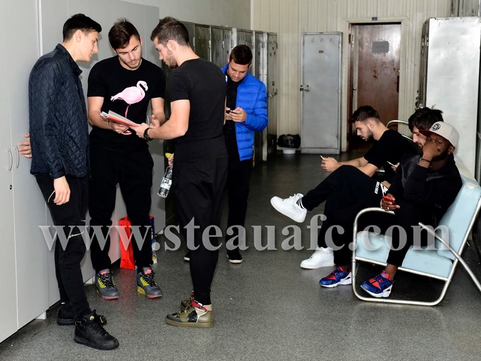 Steliștii au făcut azi vizita medicală. ^Cinci străini și doi români, puși pe liber. Lotul și programul campioanei / GALERIE FOTO & VIDEO