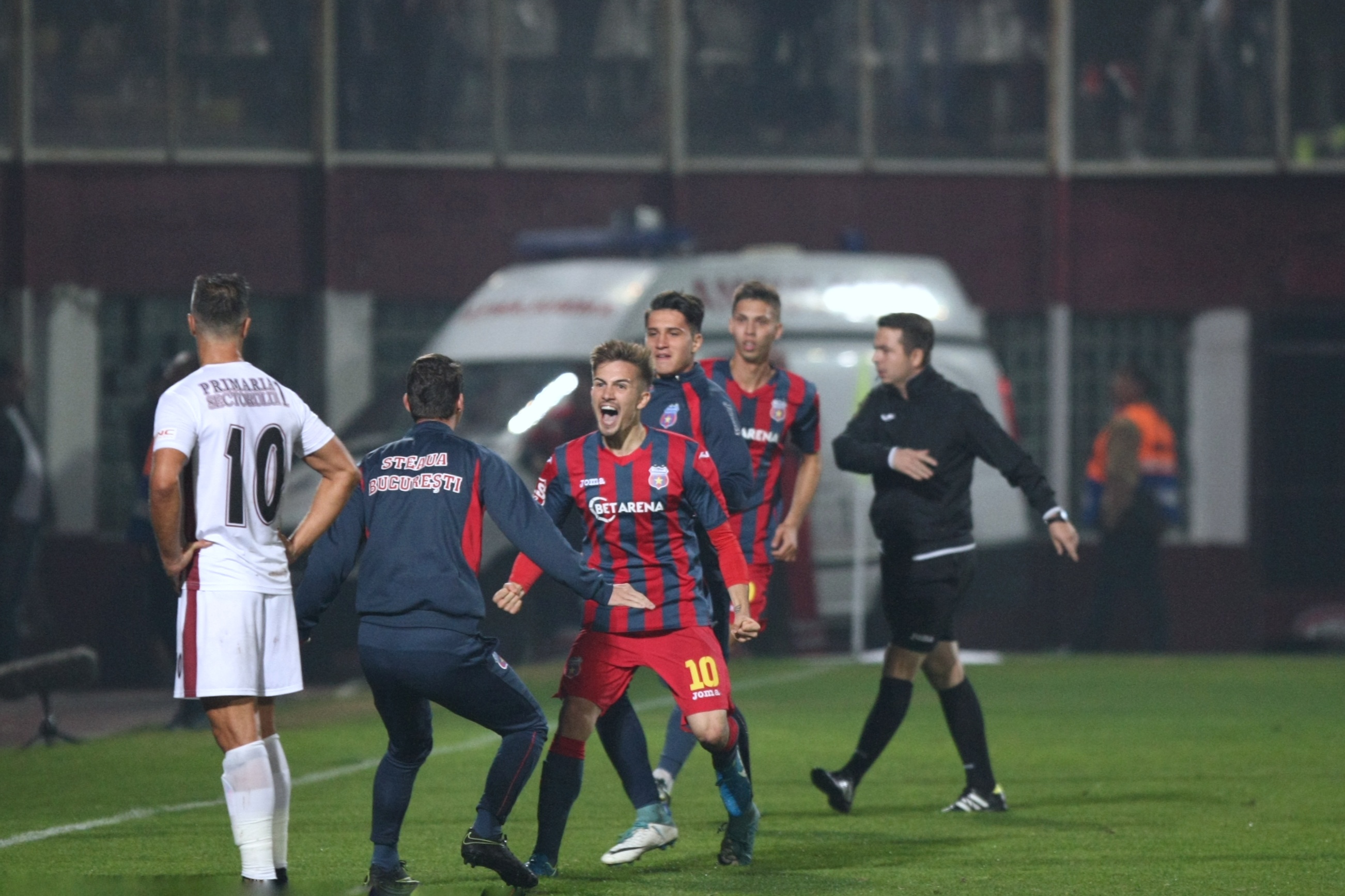 Academia Rapid - CSA Steaua 1-1, în Liga a 4-a. A fost spectacol total în tribune | GALERIE FOTO