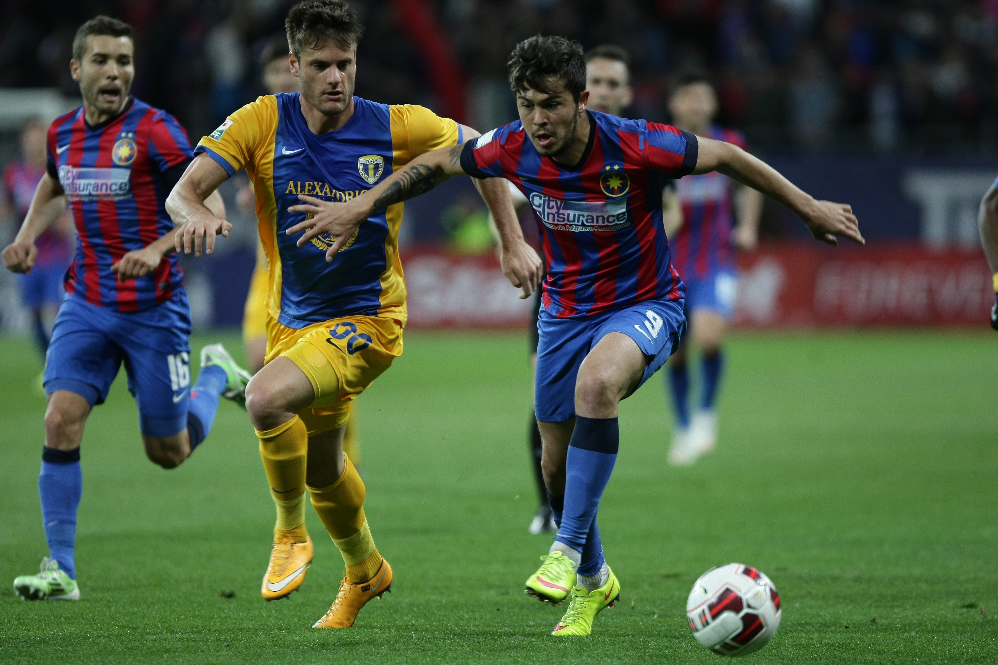 STEAUA - PETROLUL 3-1 (în tur, 1-1). ”Lupii” au fost mielușei / VIDEO
