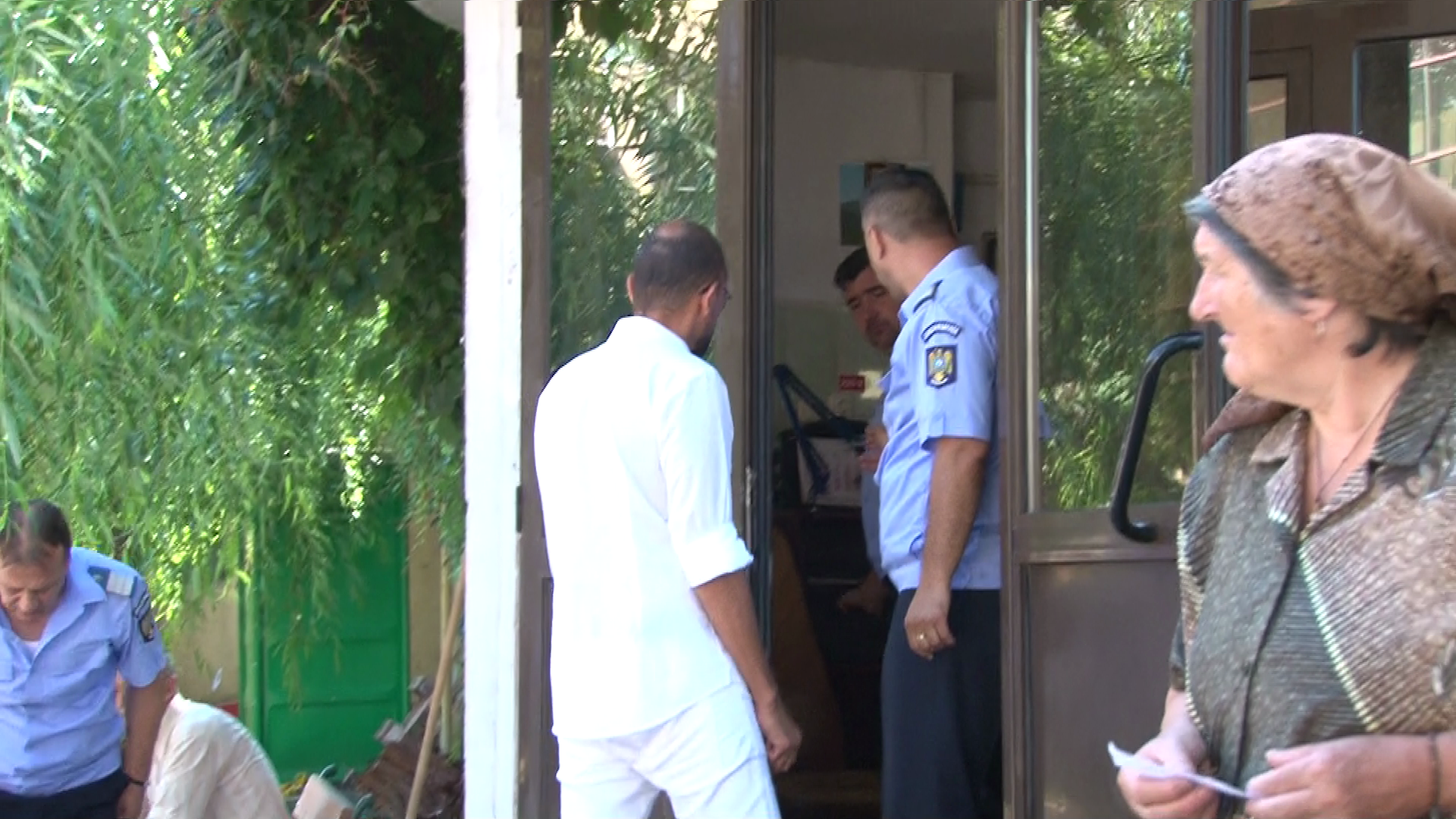 UPDATE / Oreste Teodorescu, la ieșirea din sediul DIICOT Ploiești: "Nu am nicio legătură cu acest dosar"/ FOTO