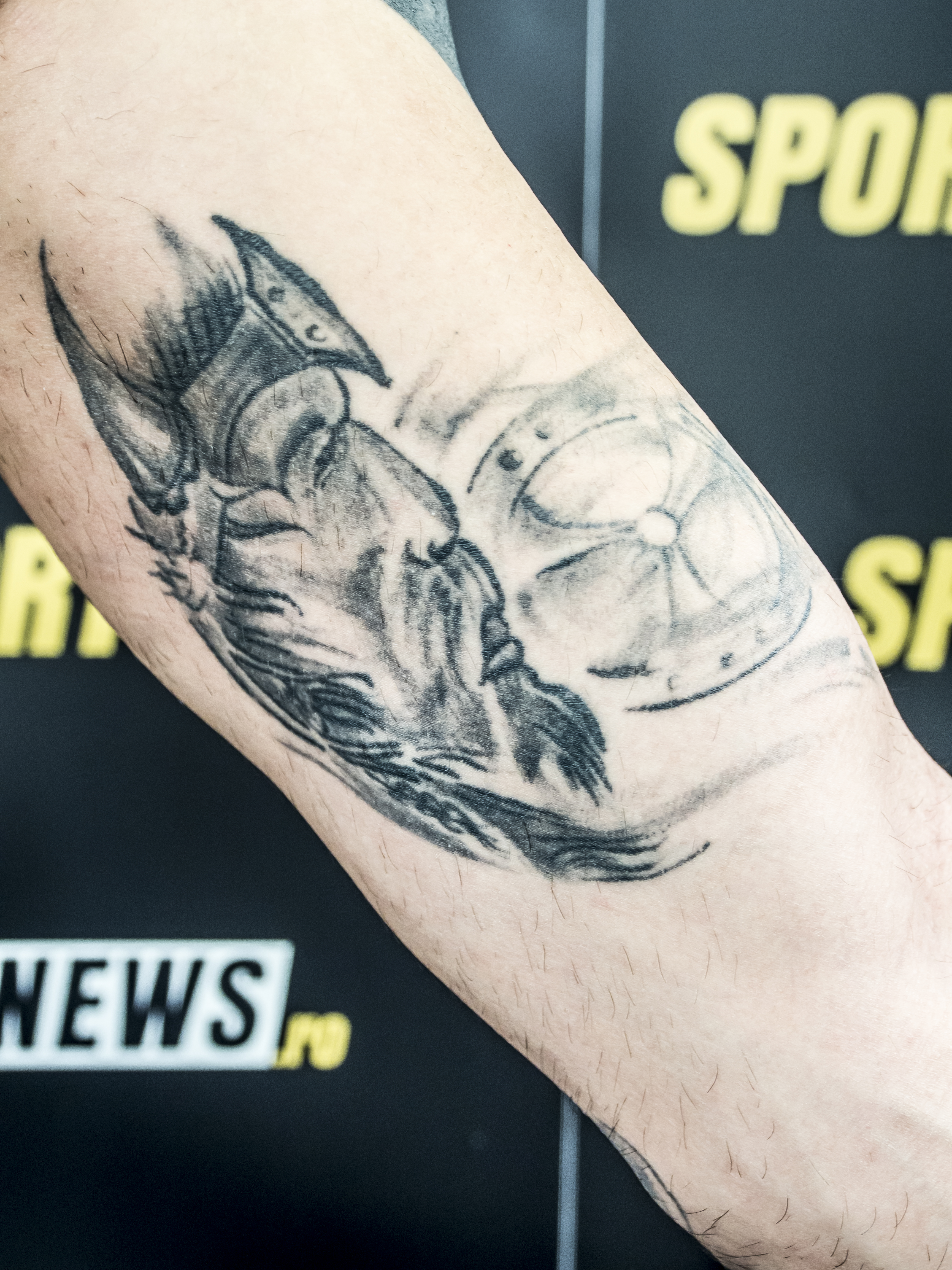 Bogdan Stoica îşi sperie adversarii cu tatuajele / GALERIE FOTO