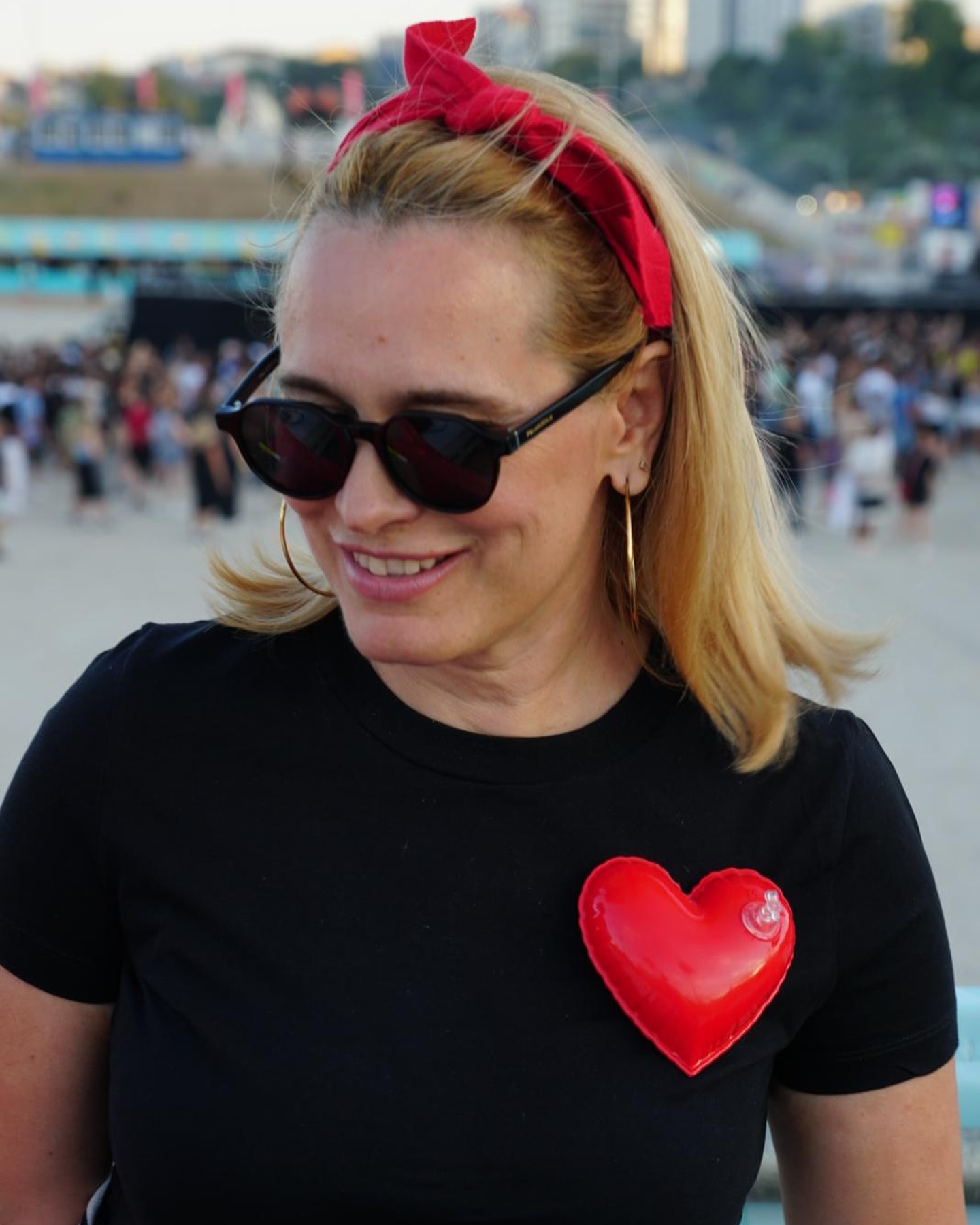 Cum arată Andreea Esca în costum de baie la 52 de ani. Imagini rare cu prezentatoarea din vacanța în Dubai: „Sirena la mal”