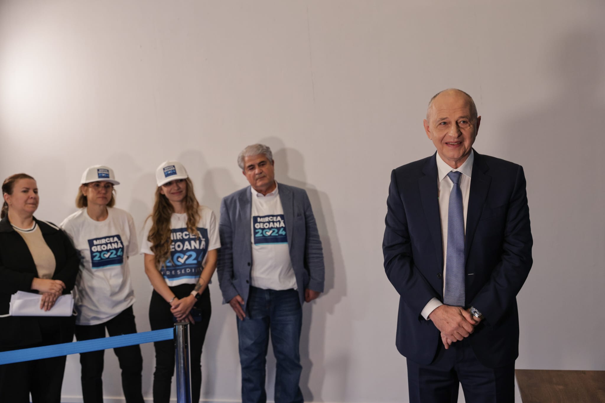 Mircea Geoană și-a depus candidatura la prezidențiale: „Nu vreau să mă plimb sau să dorm”. A promis că va face publice cheltuielile Administrației Prezidențiale