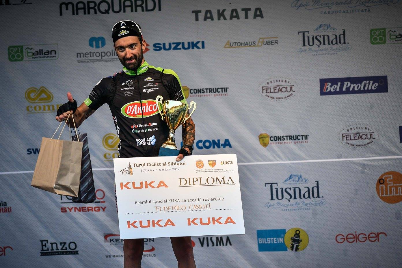 Columbianul Egan Bernal Gomez a câștigat Turul Sibiului. Eduard Grosu, învingător în ultima etapă. Accident cu un antemergător