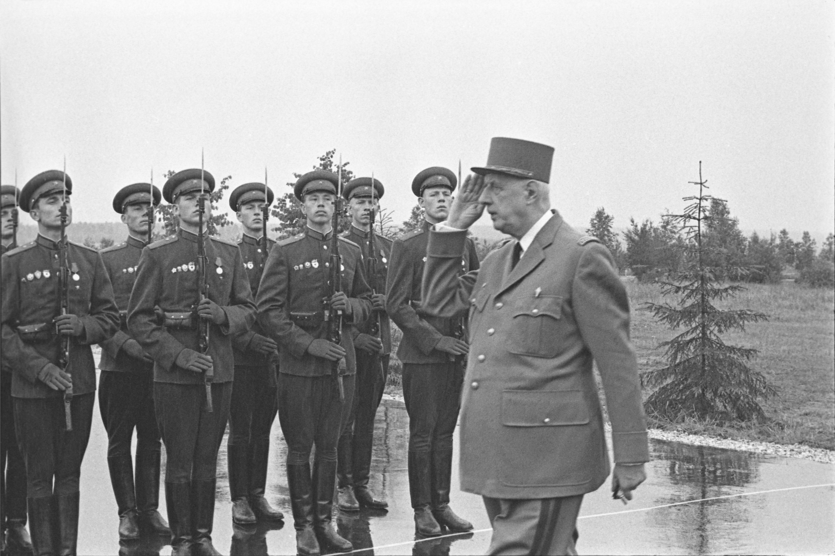 La istoricul Laurent de Gaulle, strănepotul lui Charles de Gaulle, la hanul deschis în Valmondois, în casa părintească: „Generalul a fost în această grădină, la nunta părinților mei”