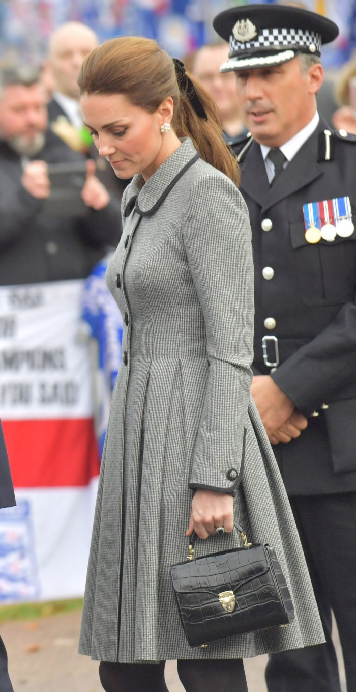 Motivul pentru Meghan Markle și Kate Middleton poartă poșetele în mâna stângă | FOTO