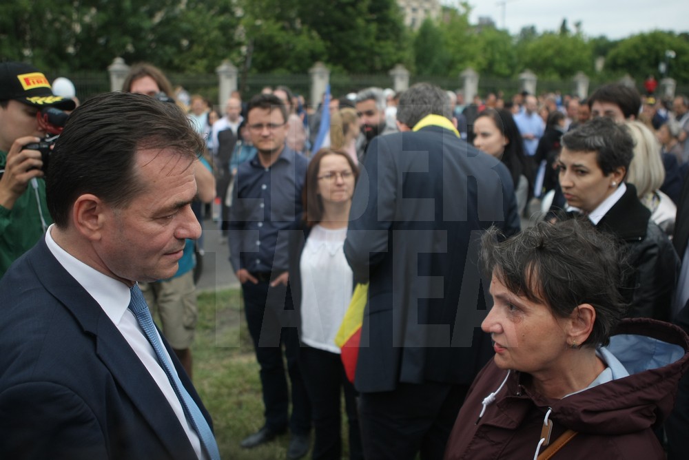 FOTO | Ludovic Orban, după moțiunea de cenzură: ”Sfârșitul lui Dragnea este aproape!”