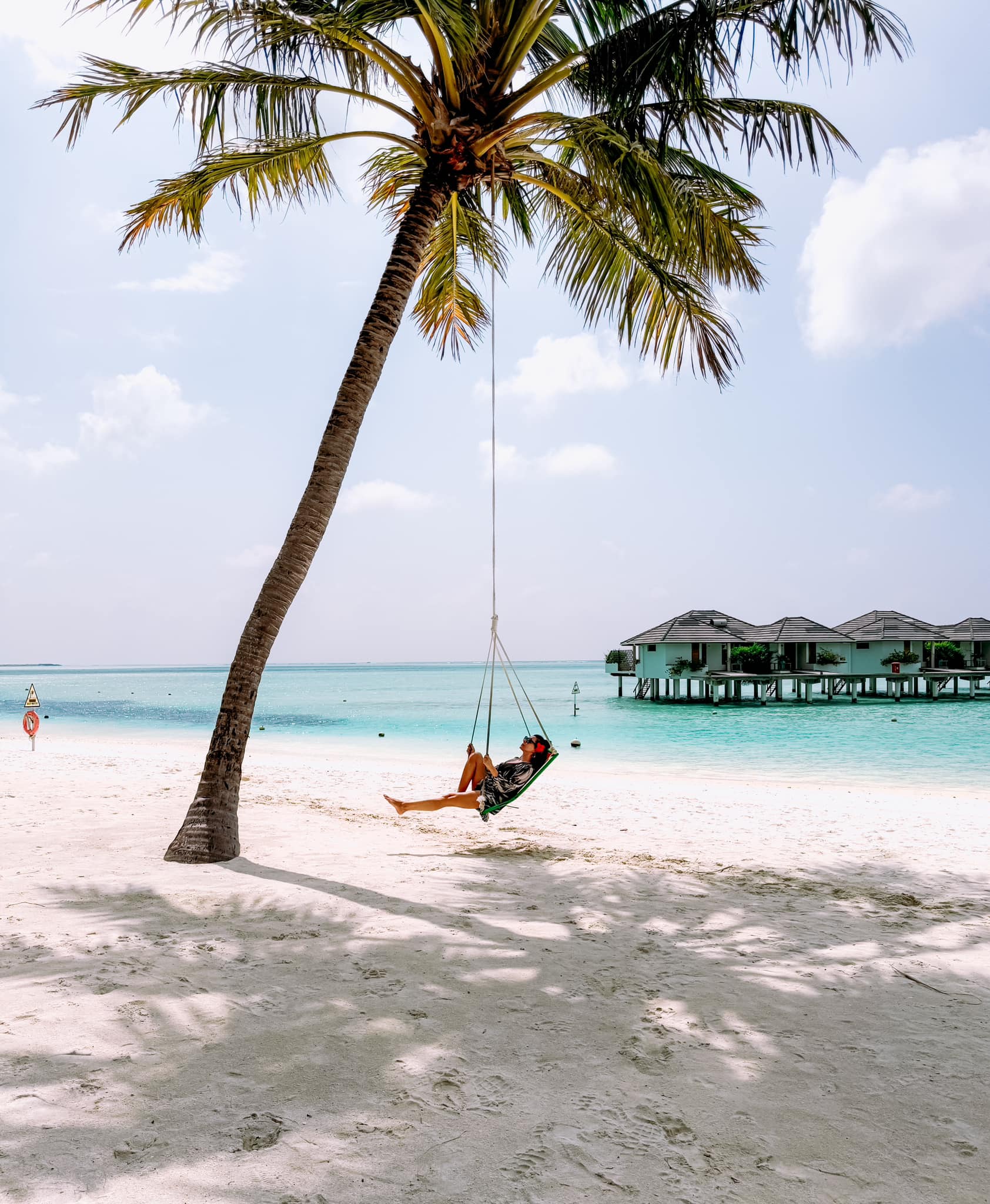 Ce s-a întâmplat în vacanța Corinei Caragea în Maldive. Prezentatoarea s-a plâns fanilor: „E sezon uscat acum. Cică”