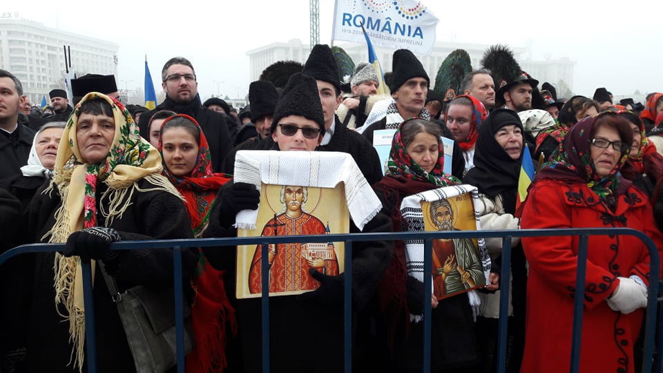 FOTO&VIDEO/ Imagini de la slujba de sfințire a Catedralei Mântuirii Neamului. 100 de preoți și zeci de mii de credincioși participă la evenimentul istoric