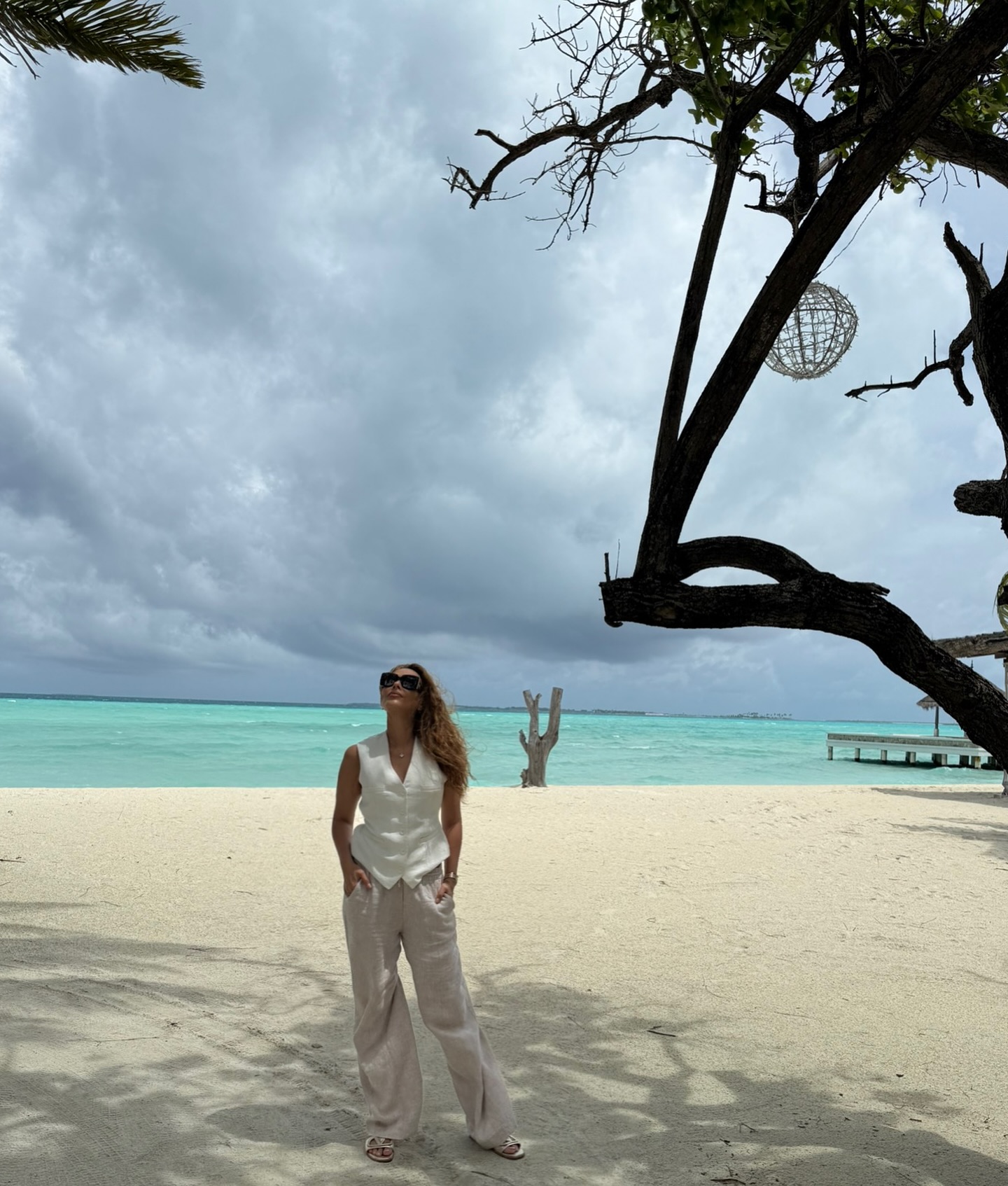 Imagini rare cu Iulia Vântur în Maldive. Vedeta a fost invitată la o nuntă. Cum arată camera în care a fost cazată iubita lui Salman Khan