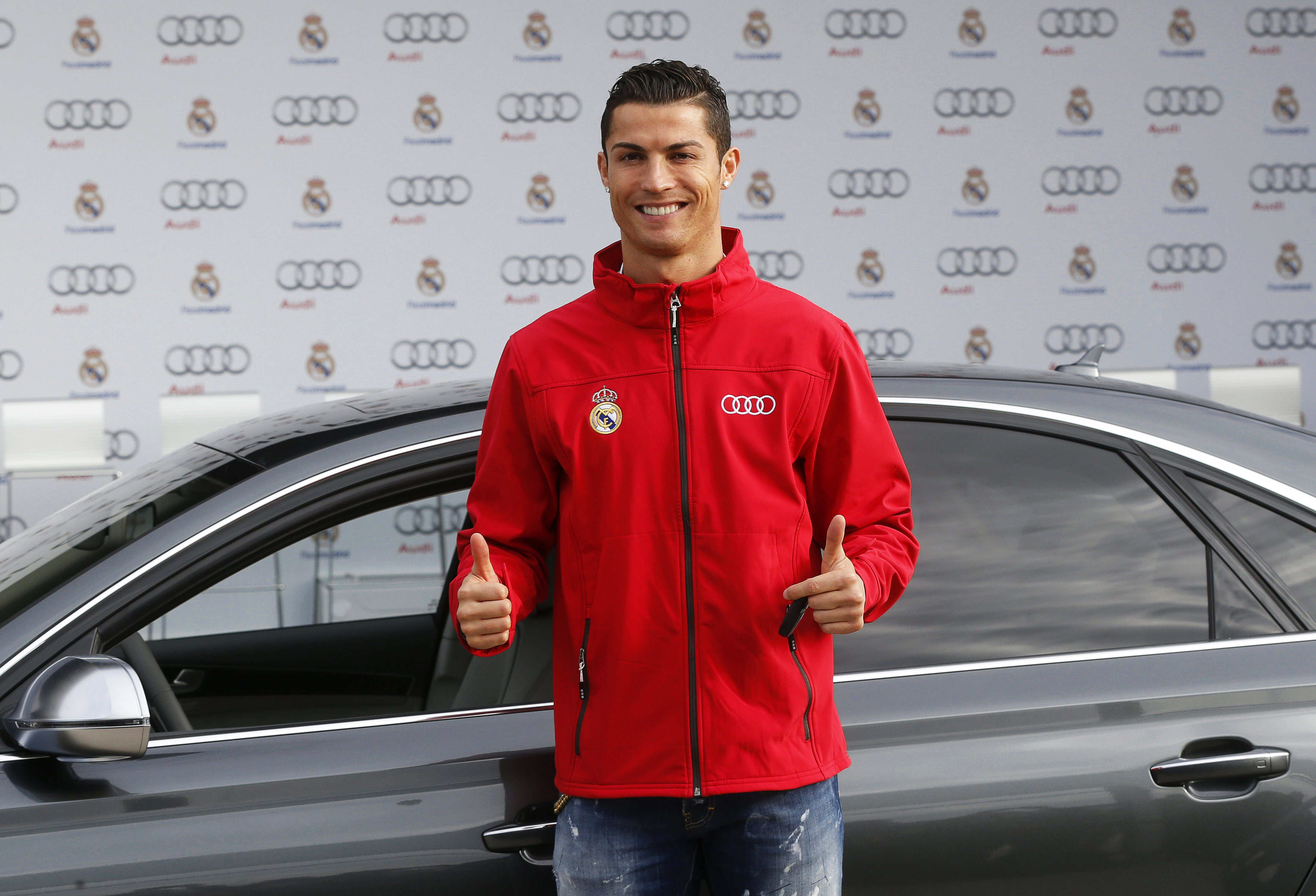 Ronaldo ne îndeamnă să mergem cu bicicleta! GALERIE FOTO