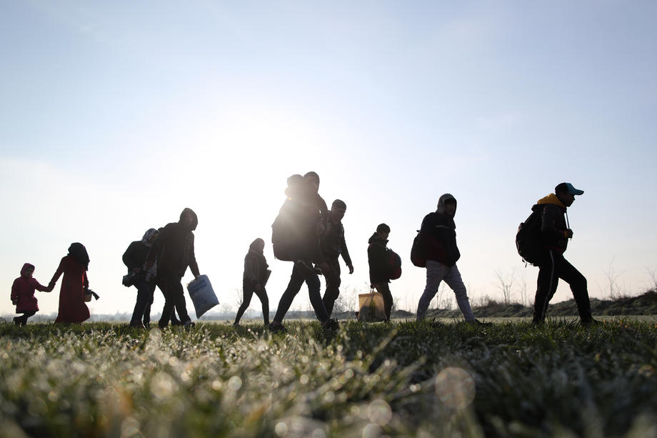 Zeci de mii de migranți, lăsați de Turcia să intre în UE. Televiziunea turcă publică o hartă care arată traseul refugiaților prin România