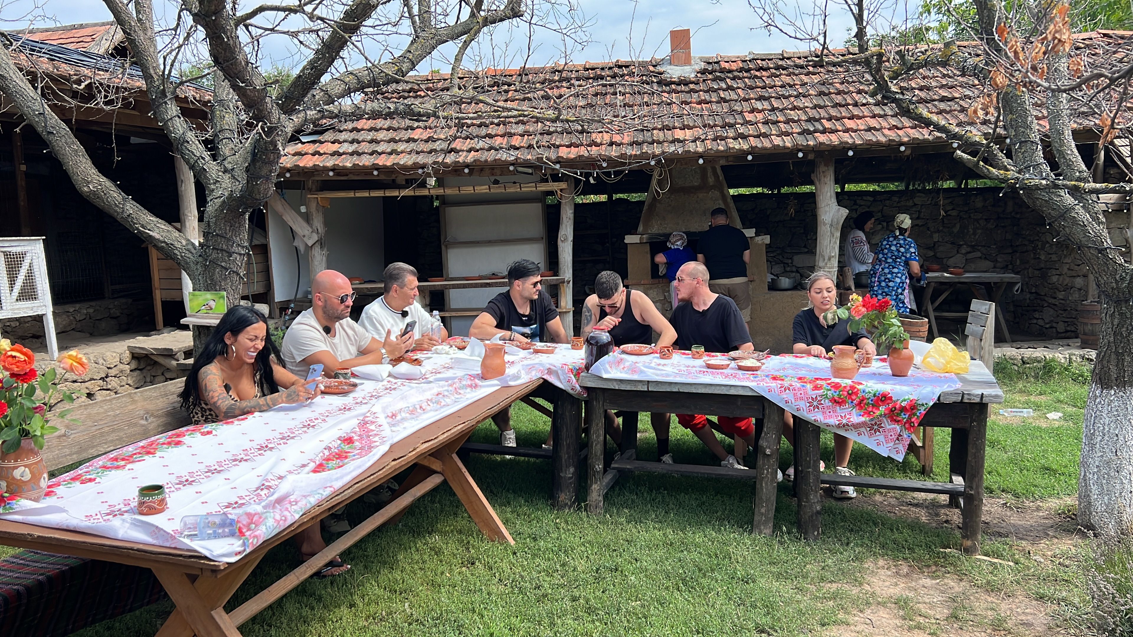 Jo a izbucnit în lacrimi la TV, după un schimb de replici cu Liviu Vârciu: „Ce-s cu vedetismele astea?”