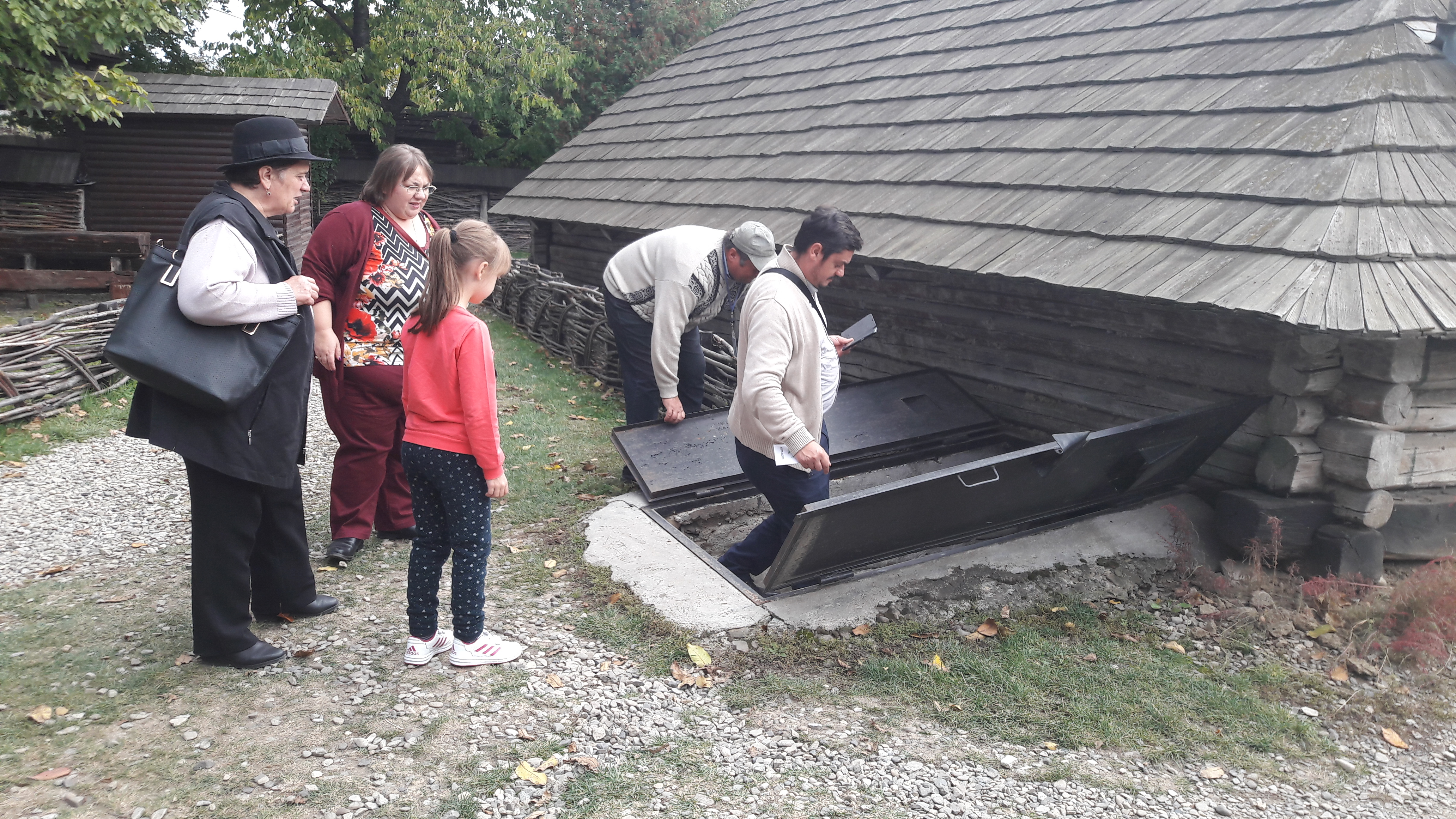 REPORTAJ | Pe urmele amintirilor lui Ion Creangă. Ozana cea frumos curgătoare aproape a secat, iar casa din Humulești e vizitată mai ales de moldovenii de peste Prut