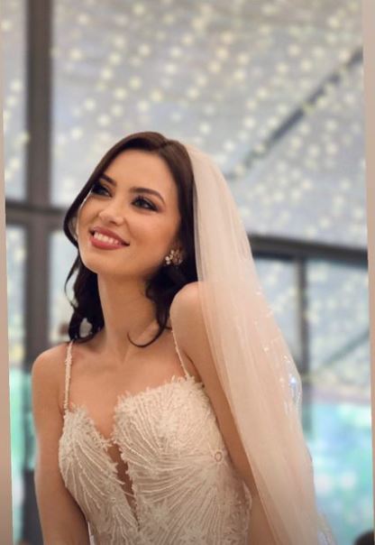 Imagini cu Anca Dumitra însărcinată în 5 luni. Actrița din „Las Fierbinți”, detalii despre sarcină: „Trimestrul unu a fost un pic dificil”