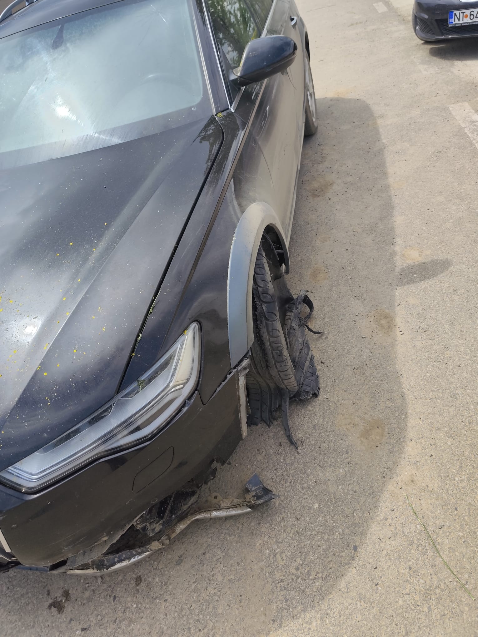 După o răfuială într-o benzinărie din Suceava, un șofer a fugit de Poliție 142 km. Nu l-au oprit nici cele 4 focuri de armă. Cum a fost prins