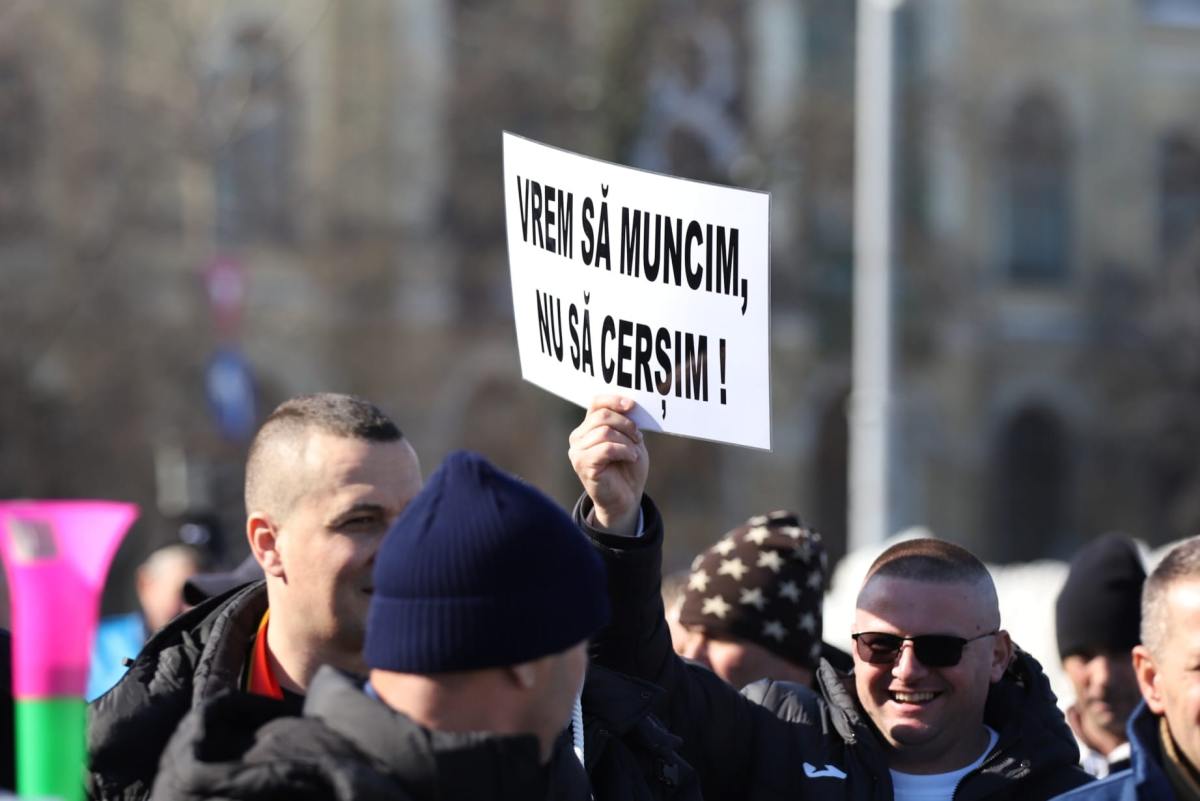 Minerii şi energeticienii protestează în Piaţa Victoriei față de măsurile luate de Guvern. Care sunt nemulțumirile lor