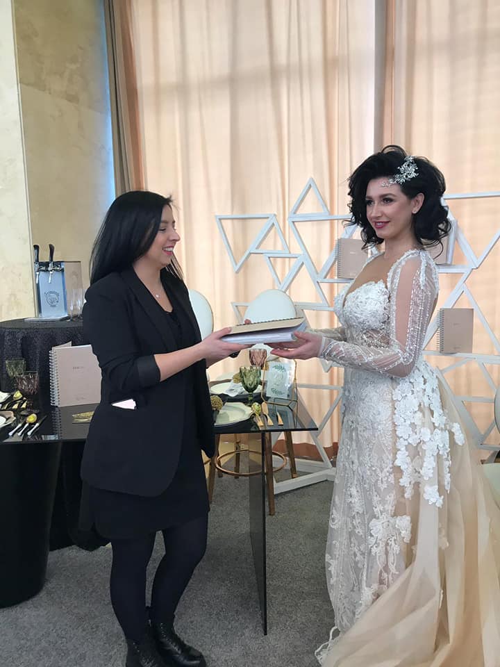 Mirela a făcut alegerea după ce a fost la târgul de nunți de la Cluj. "Știu exact ce îmi doresc peste câteva luni" | FOTO