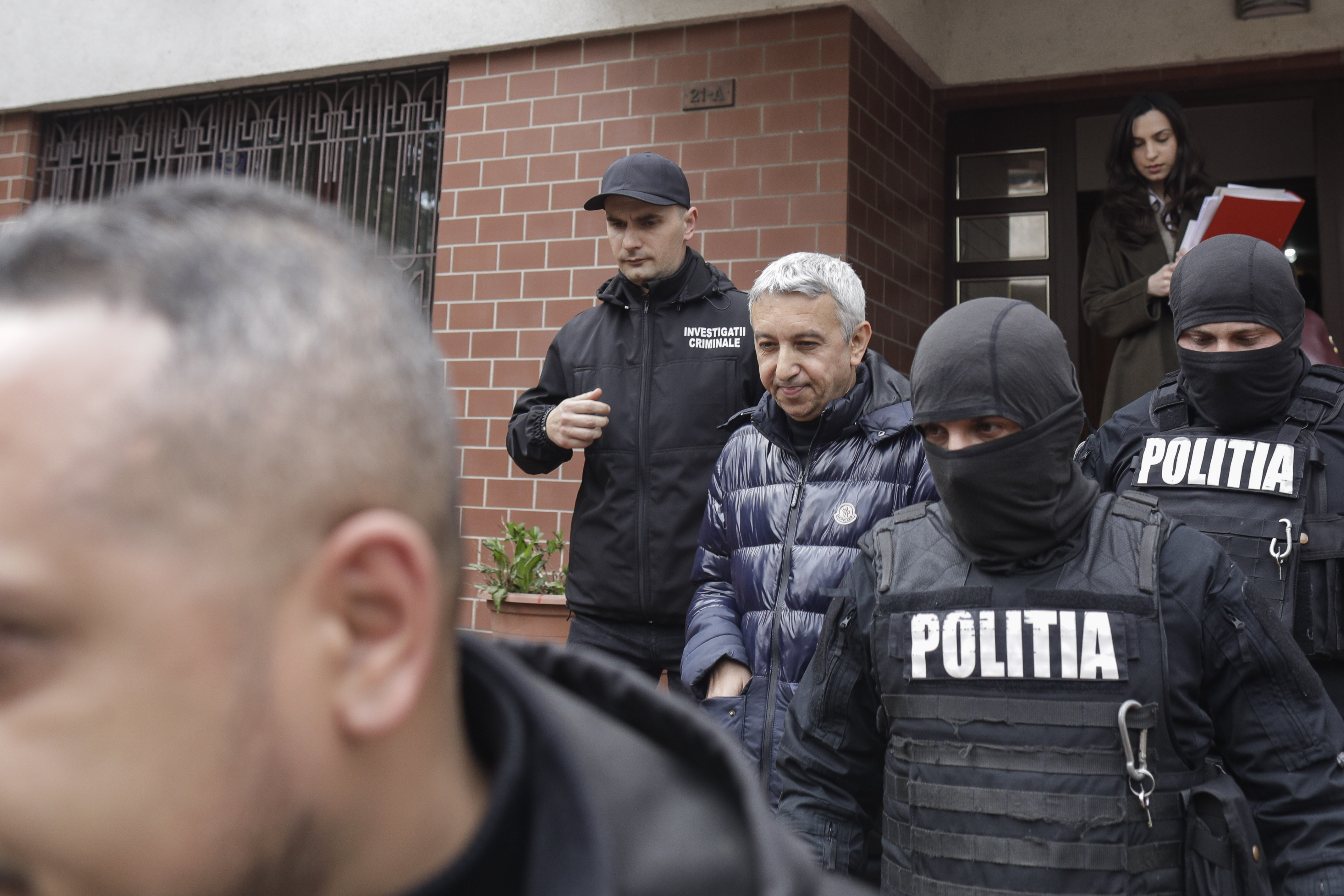 Dan Diaconescu, reținut pentru 24 de ore, sub acuzația de „act sexual cu minore și folosire a prostituției infantile”