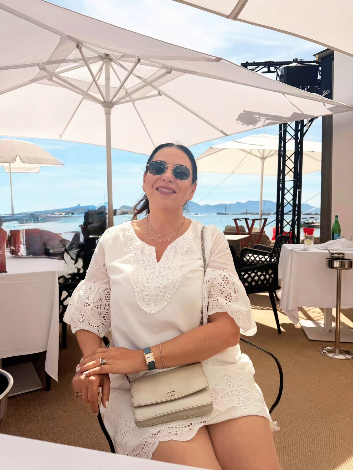 Noi imagini cu Oana Roman în costum de baie, după ce a slăbit 10 kilograme. Cum a apărut vedeta pe Coasta de Azur