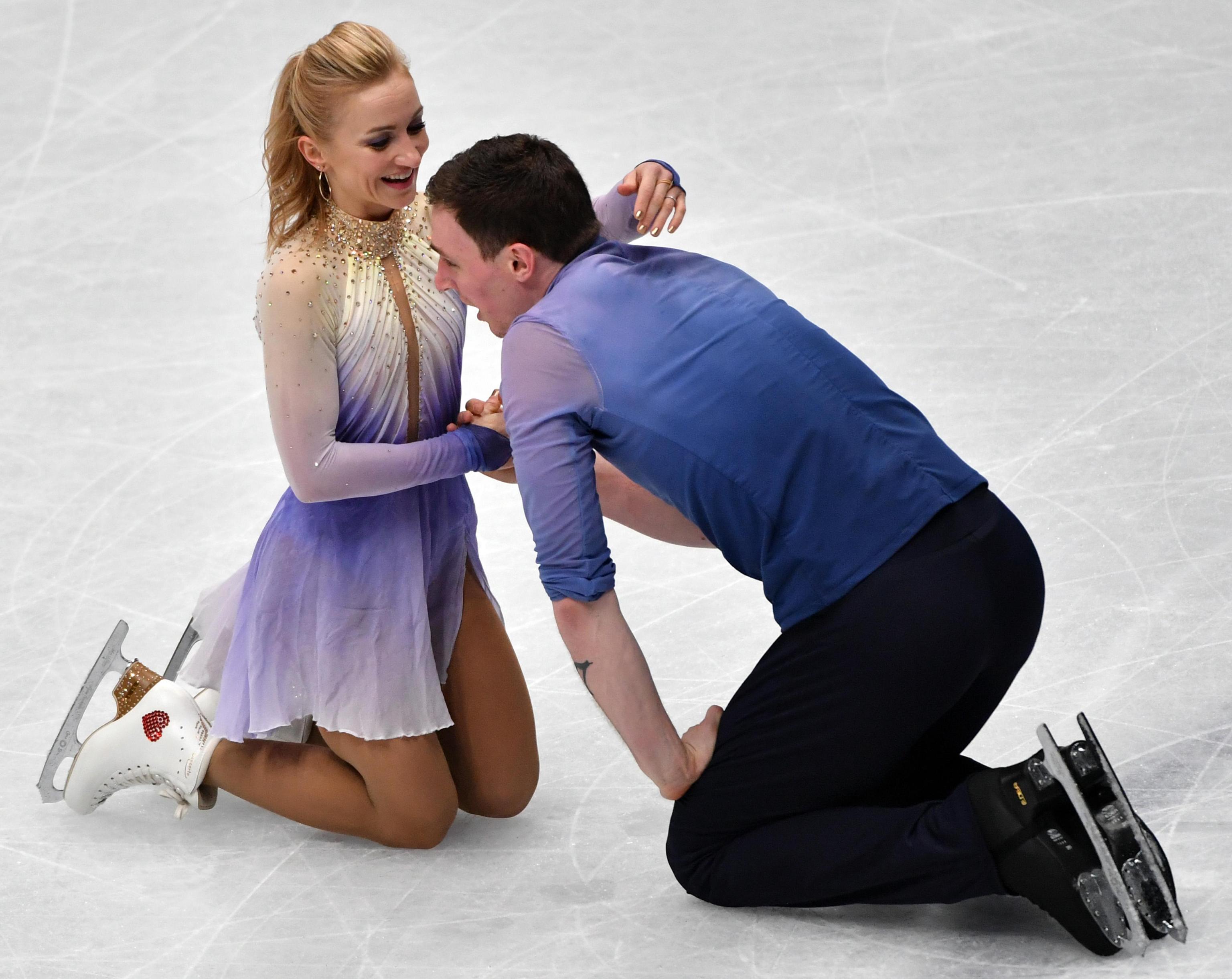 Germanii Aljona Savcenko și Bruno Massot, campioni mondial la patinaj artistic în proba de perechi. Aljona a plâns de fericire / FOTO