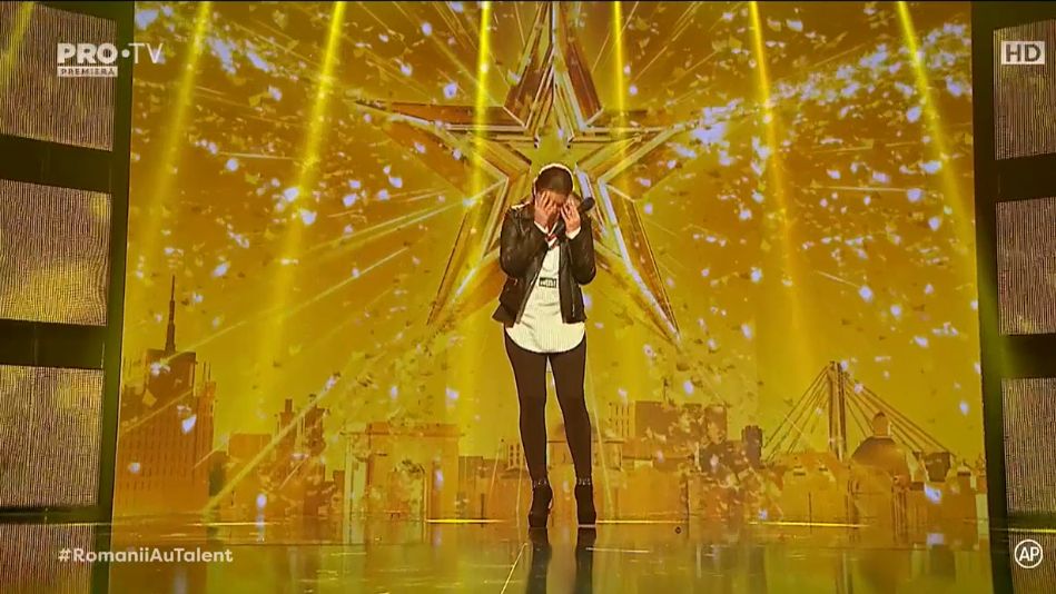Primul Golden Buzz de la Românii au talent, sezonul 9. Ana Maria Pantaze, o croitoreasă din București, l-a impresionat pe Mihai Petre | FOTO & VIDEO
