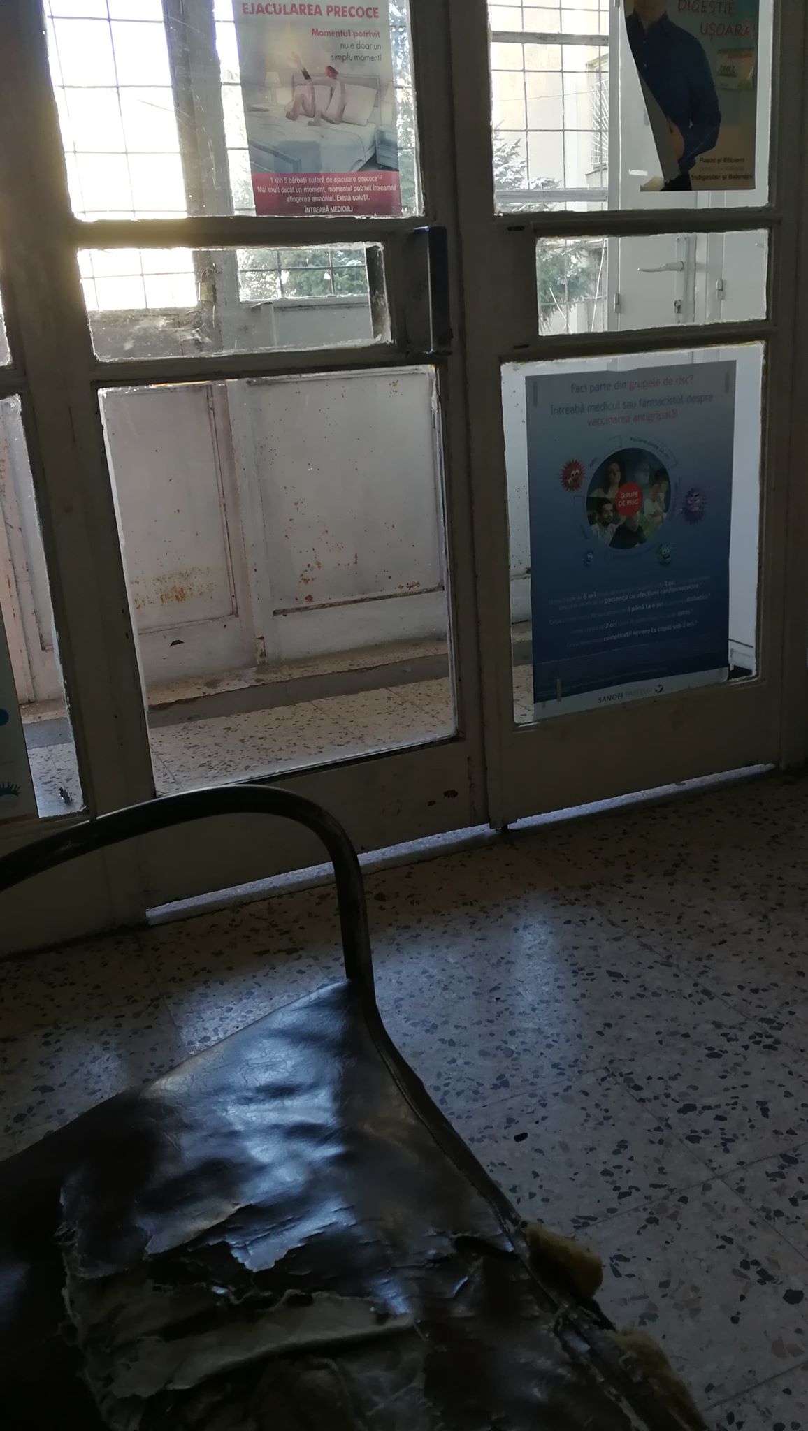 Fotografii care surprind dezastrul dintr-o policlinică din Slatina. Angajații nu mai rezistă