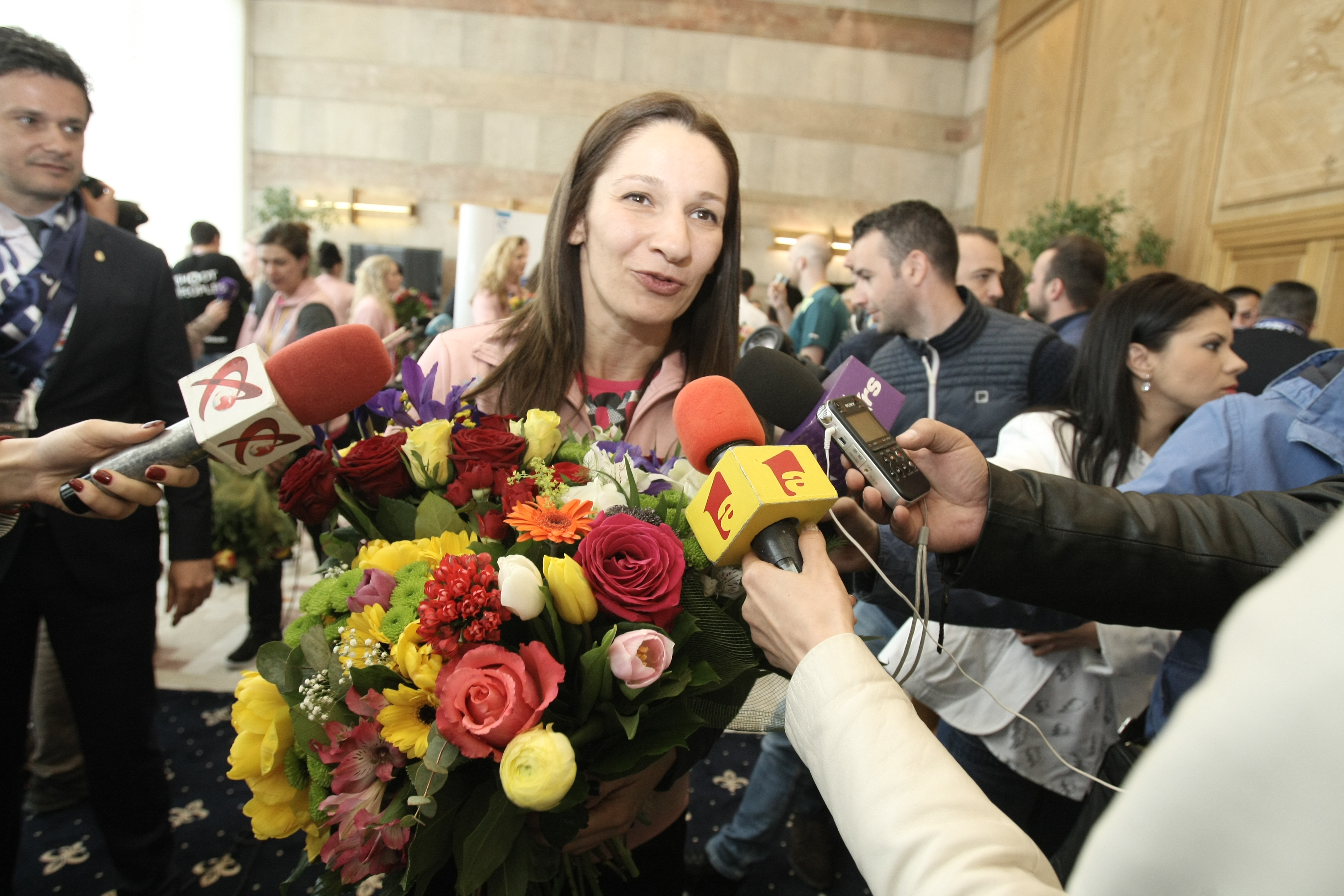 Pivotul Oana Manea a avut două dedicații, după ce a câștiga Liga Campionilor! Pentru ”Malefica” și pentru tata!