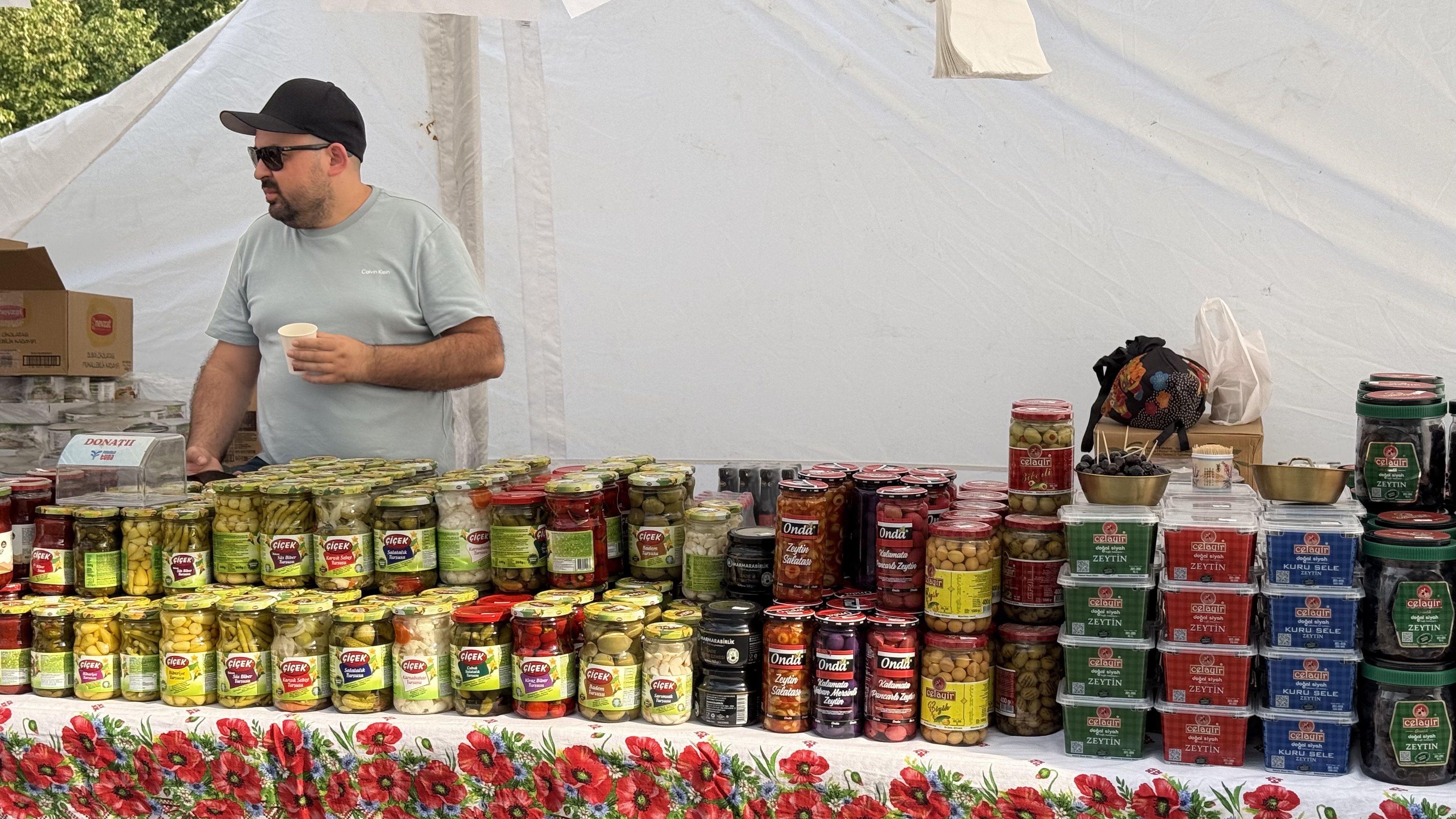 Cât costă șuberekul și kebabul la Festivalul Turcesc de la Arena Națională. Baclavaua e la mare căutare
