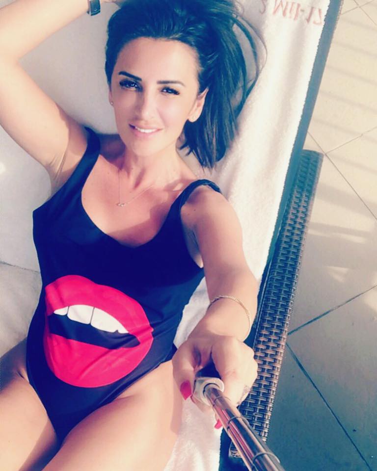 Mara Bănică, topless în vacanță. Imaginea începutului de an cu jurnalista | FOTO