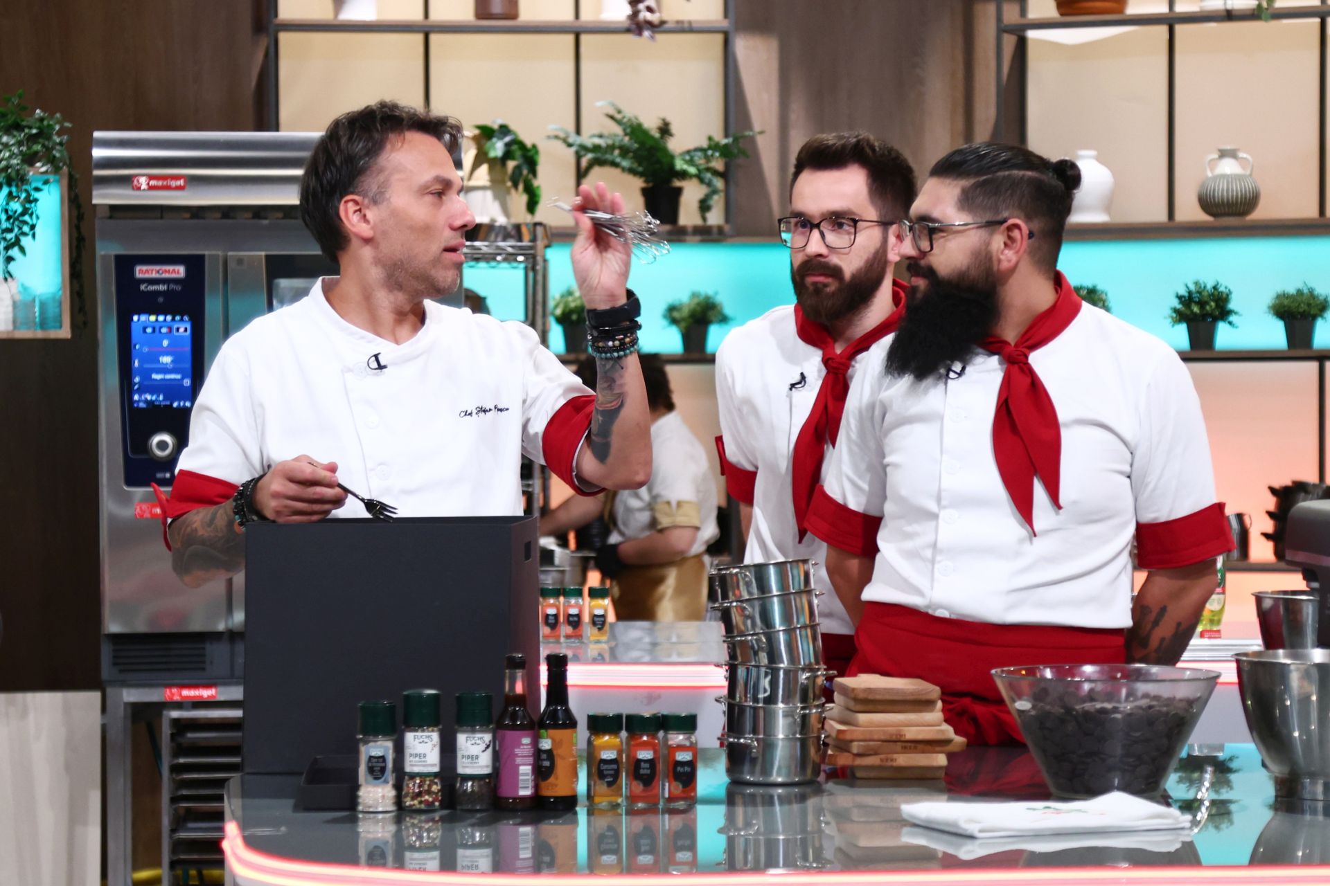 Ghiță, Amme și George, eliminați de la „Chefi la cuțite”, sezonul 14. Provocare neașteptată diseară: „Cum să pregătim 14 farfurii cu jucăriile astea?!”