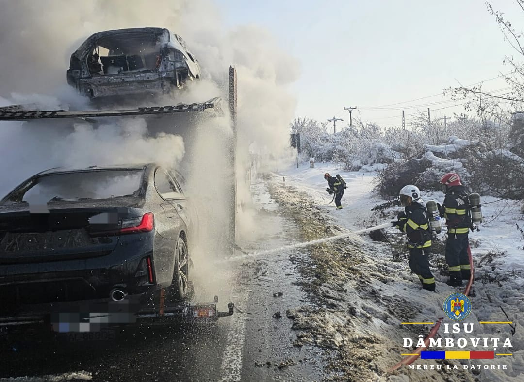 Un autotren care transporta opt autoturisme a luat foc pe DN 72, în judeţul Dâmboviţa